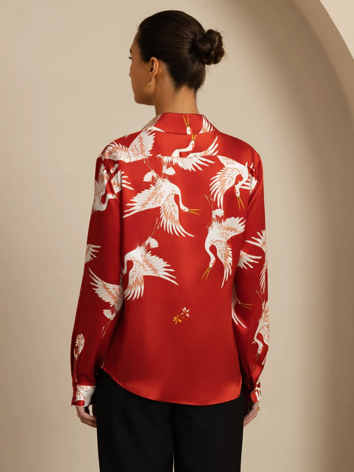 Blusa Mujer De Seda Pura 19 Momme Manga Larga Cuello Con Solapa Estampado Grulla Con Botones - Image 18