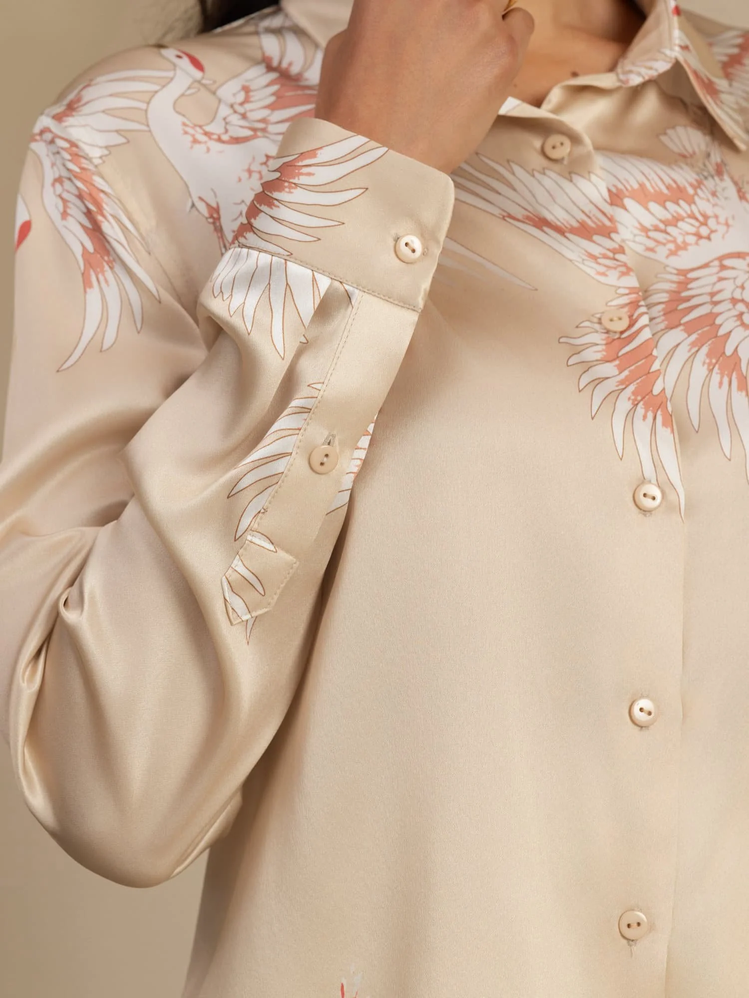 Blusa Mujer De Seda Pura 19 Momme Manga Larga Cuello Con Solapa Estampado Grulla Con Botones - Image 51