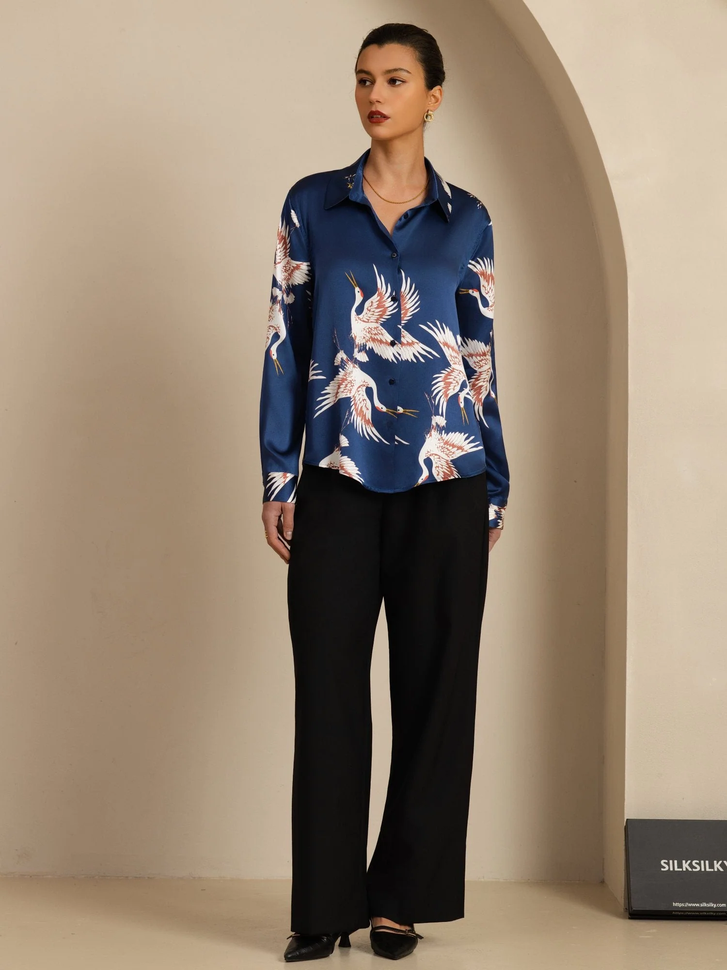 Blusa Mujer De Seda Pura 19 Momme Manga Larga Cuello Con Solapa Estampado Grulla Con Botones - Image 8