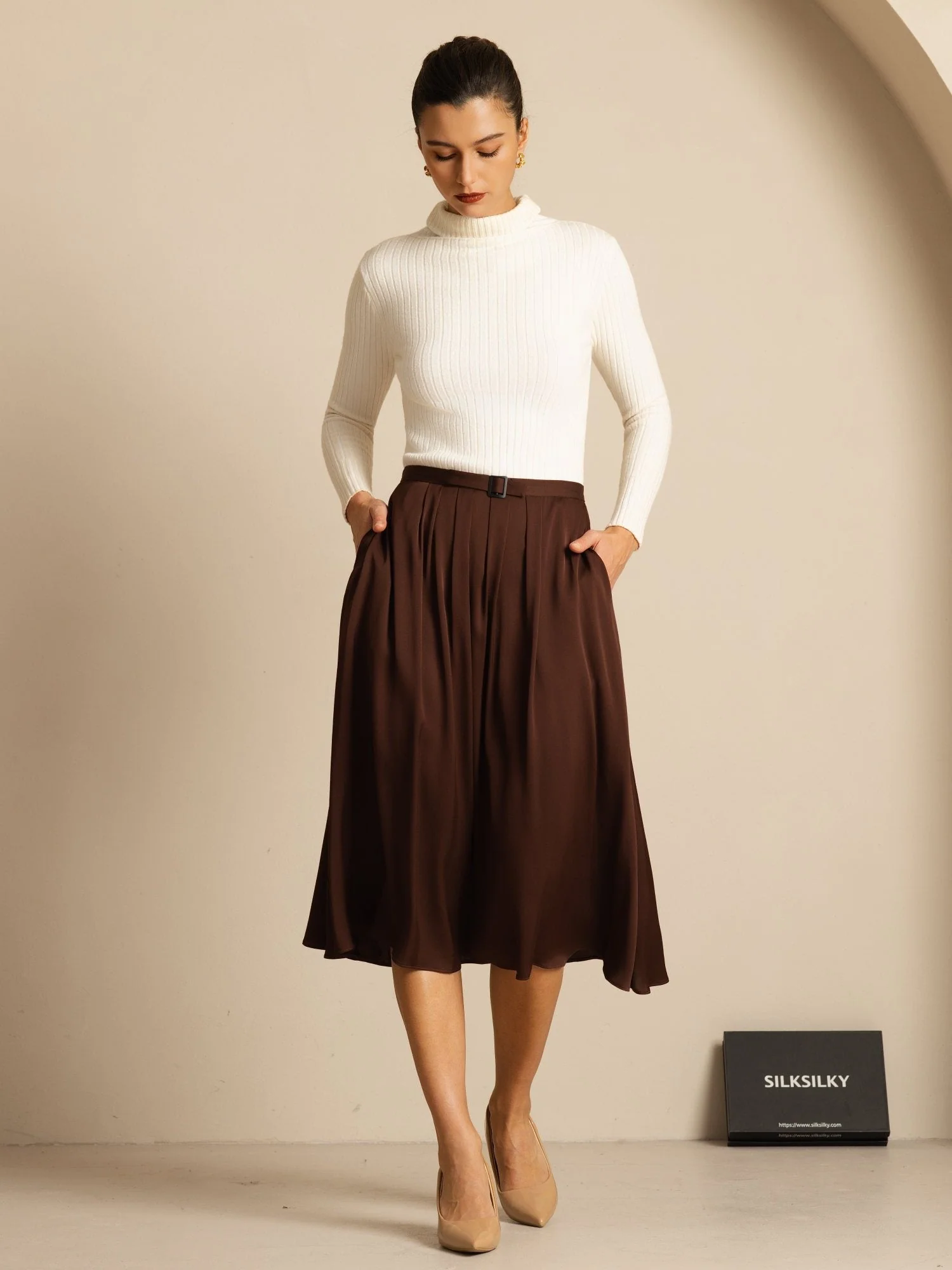 Falda Midi Plisada A-Line de Cintura Alta en Seda 19Momme con Bolsillos - Image 16