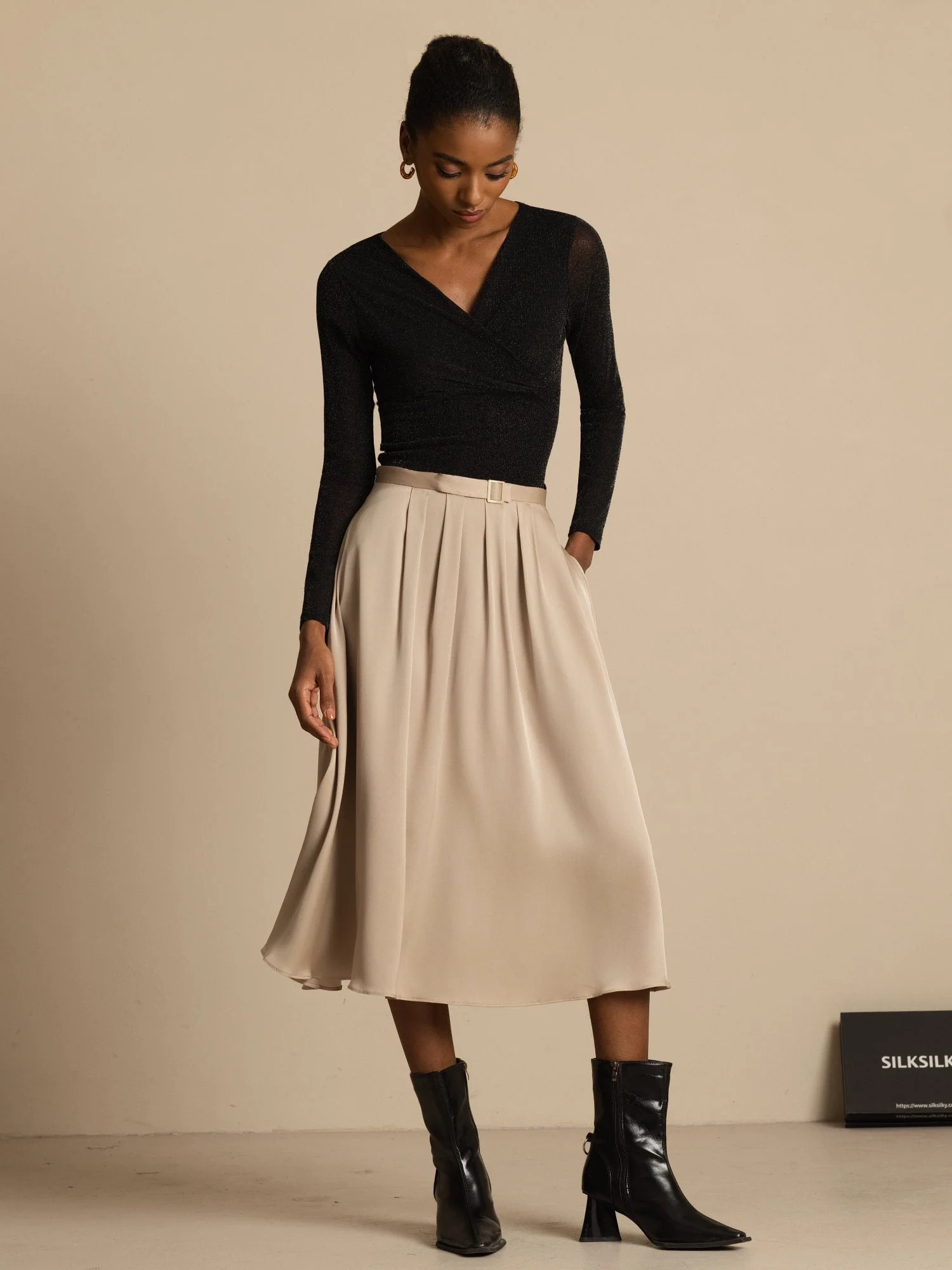 Falda Midi Plisada A-Line de Cintura Alta en Seda 19Momme con Bolsillos - Image 6