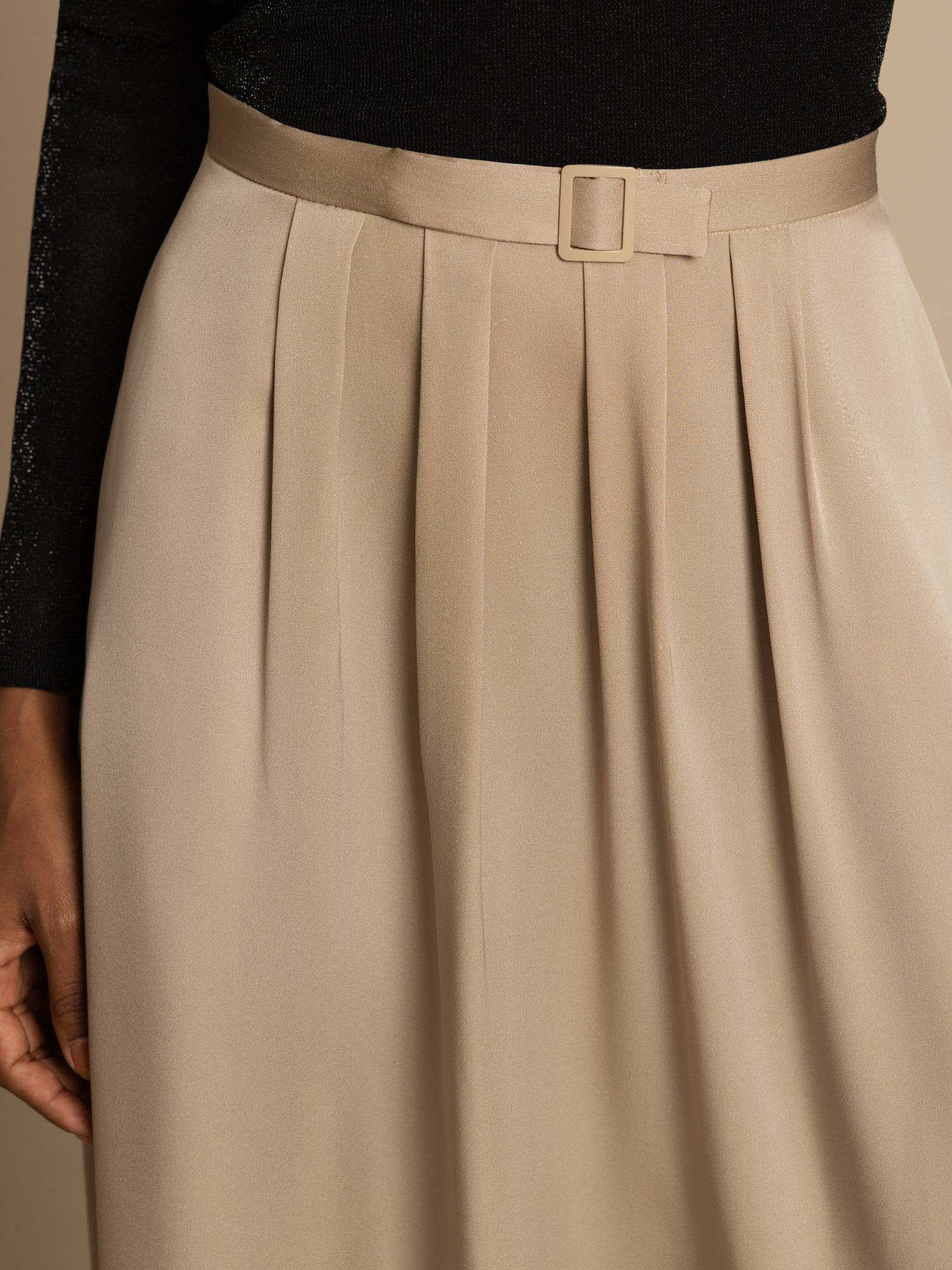 Falda Midi Plisada A-Line de Cintura Alta en Seda 19Momme con Bolsillos - Image 7