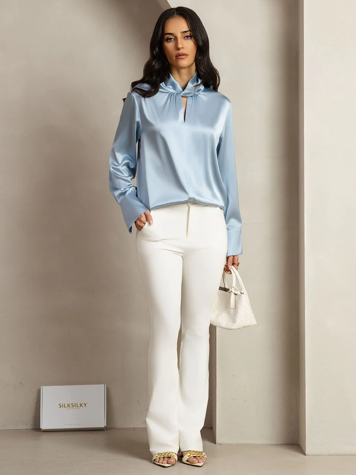 Blusa De Seda 19 Momme Con Escote De Lágrima Y Botones Tipo Perla - Image 10