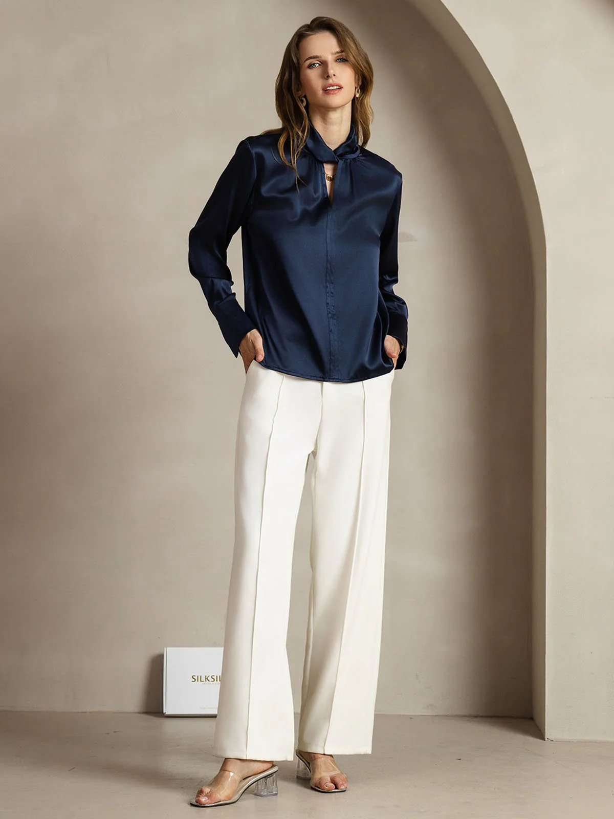 Blusa De Seda 19 Momme Con Escote De Lágrima Y Botones Tipo Perla - Image 32