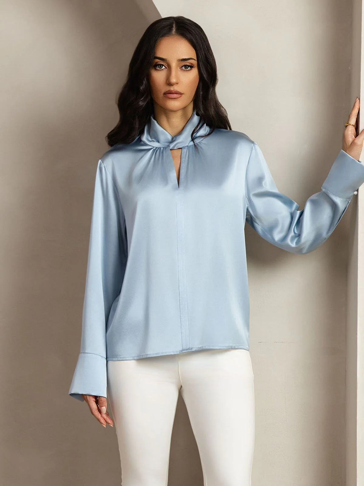Blusa De Seda 19 Momme Con Escote De Lágrima Y Botones Tipo Perla - Image 9