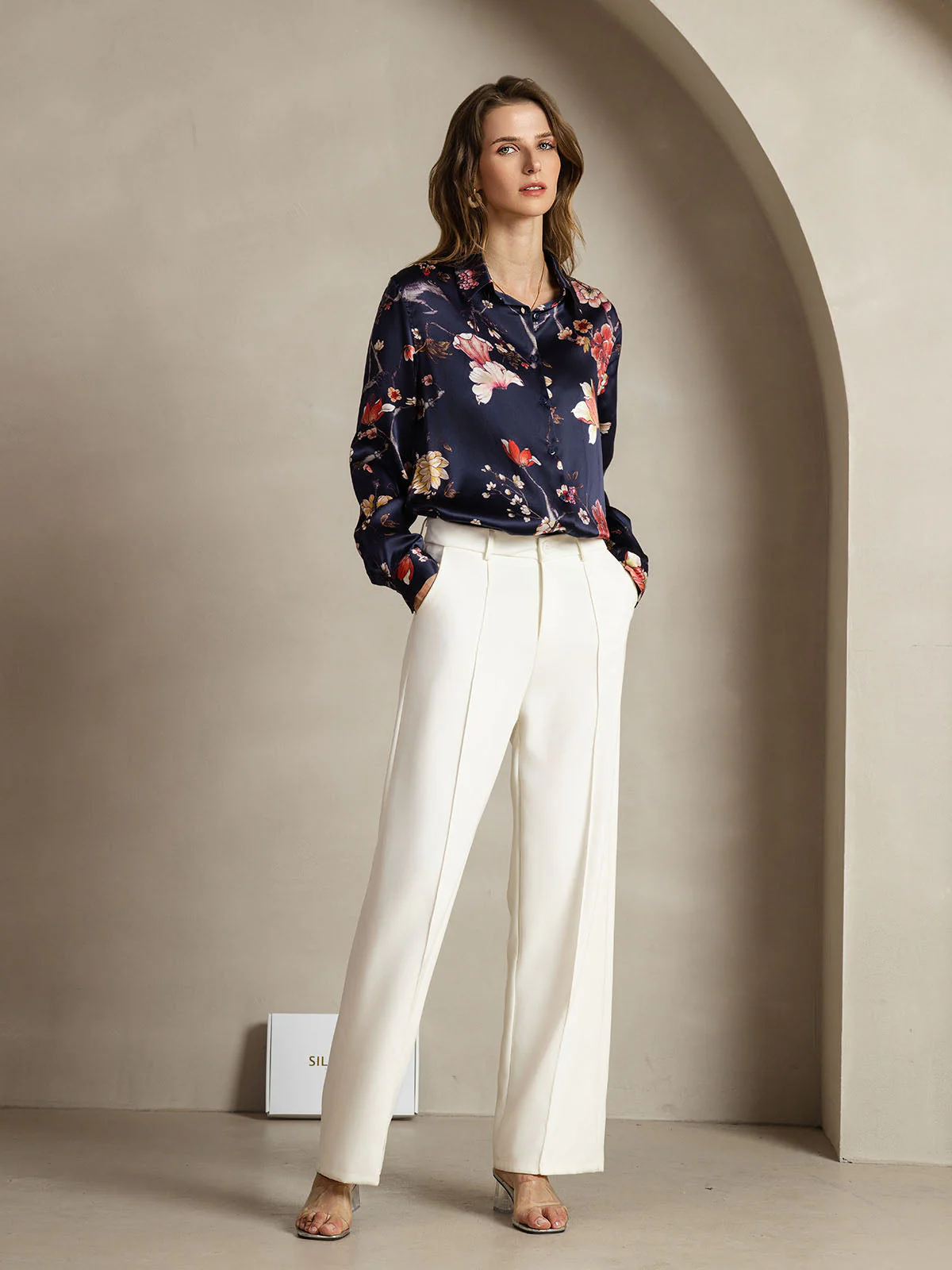 Camisa De Seda 19Momme Mujer Con Estampado Floral Marino Manga Larga Y Cuello Con Solapa - Image 3
