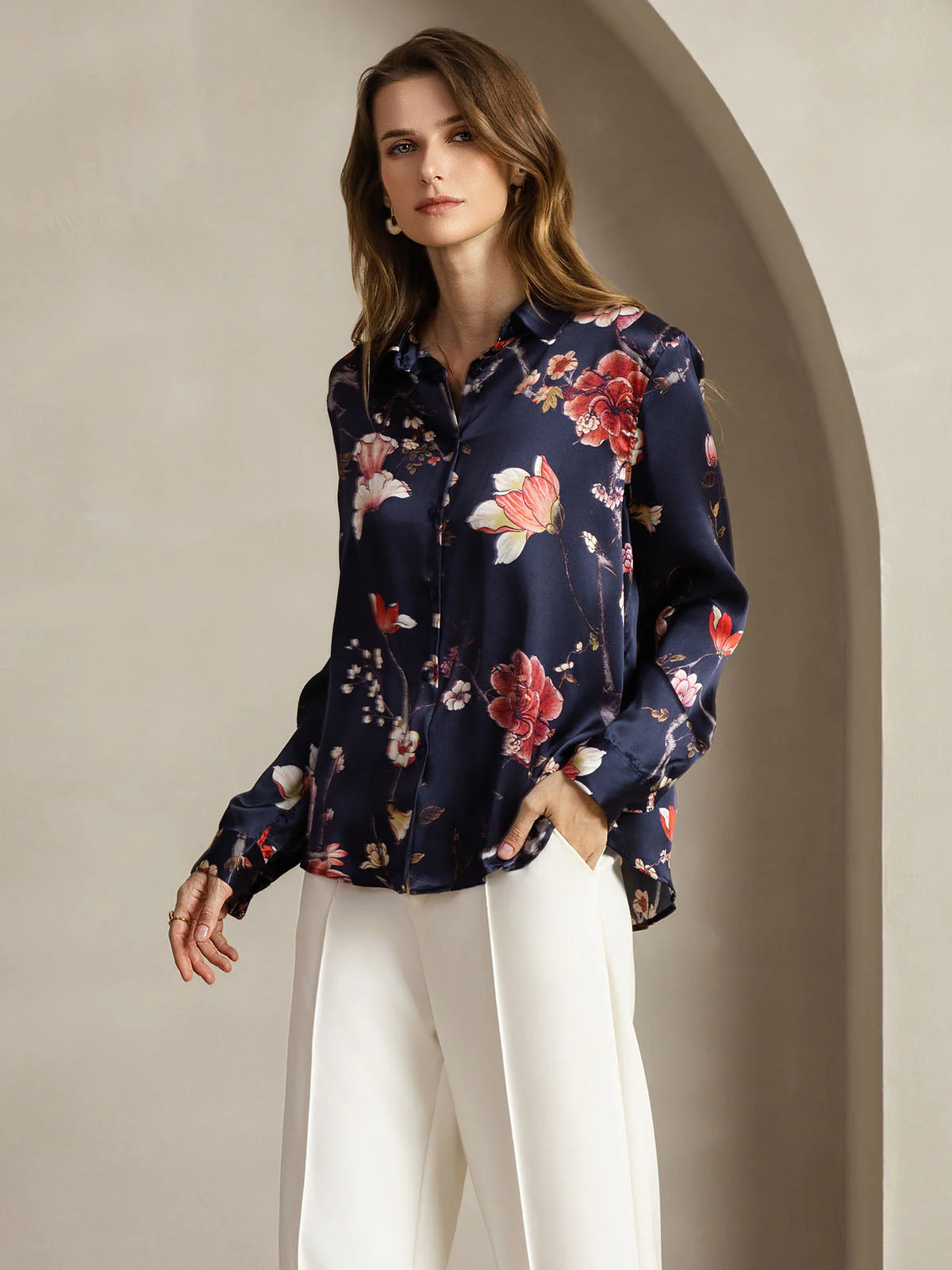Camisa De Seda 19Momme Mujer Con Estampado Floral Marino Manga Larga Y Cuello Con Solapa - Image 4