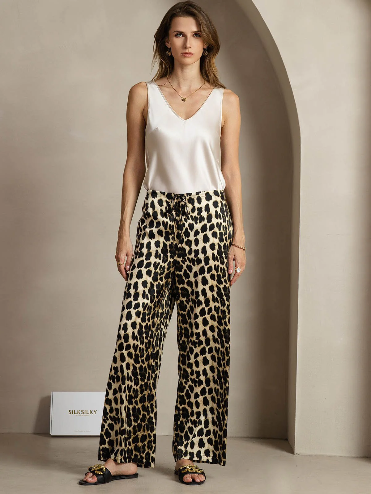 Pantalones Mujer Pierna Ancha De Seda 19Momme Con Estampado De Leopardo Y Bolsillos Laterales - Image 4