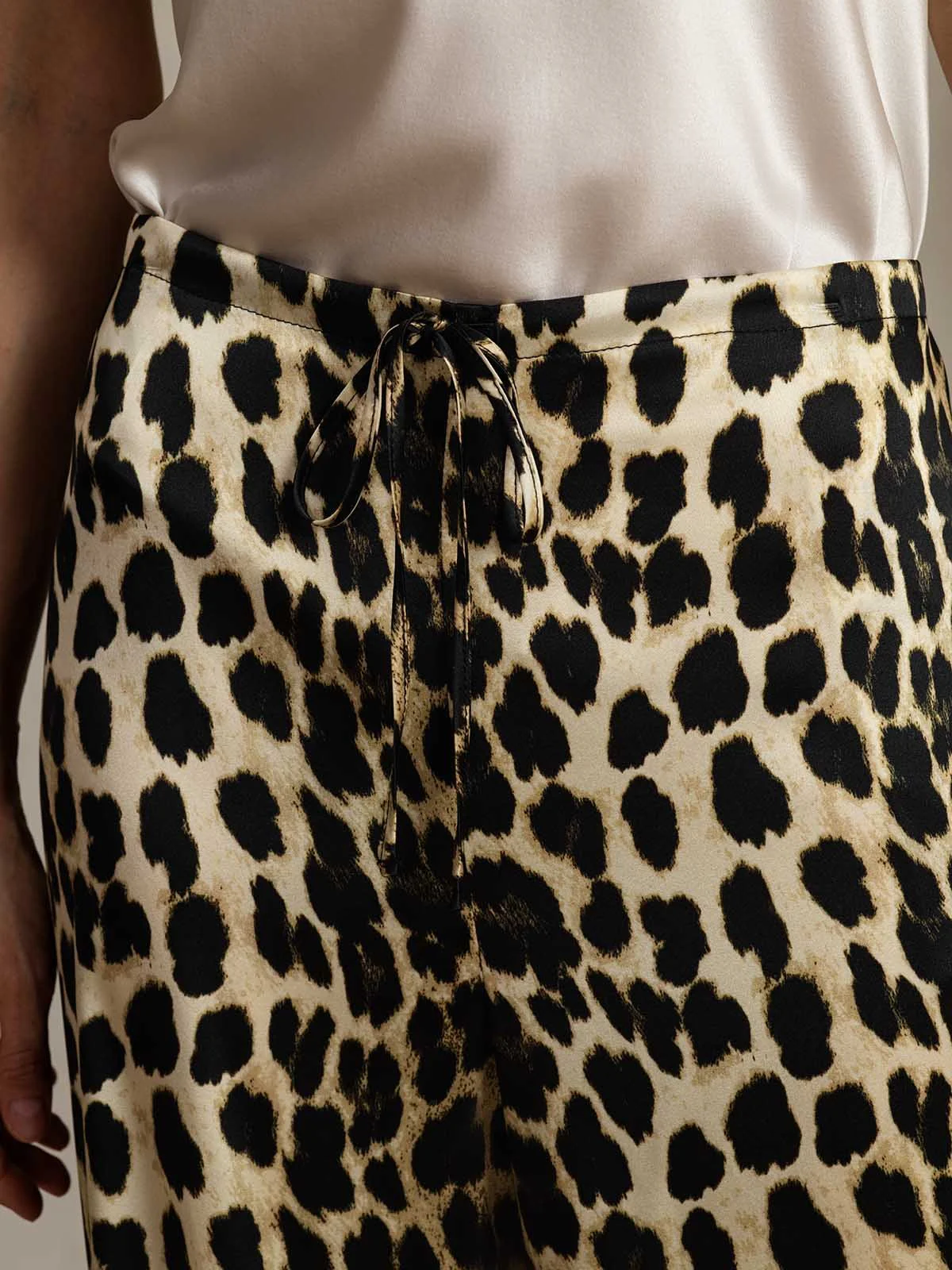 Pantalones Mujer Pierna Ancha De Seda 19Momme Con Estampado De Leopardo Y Bolsillos Laterales - Image 7