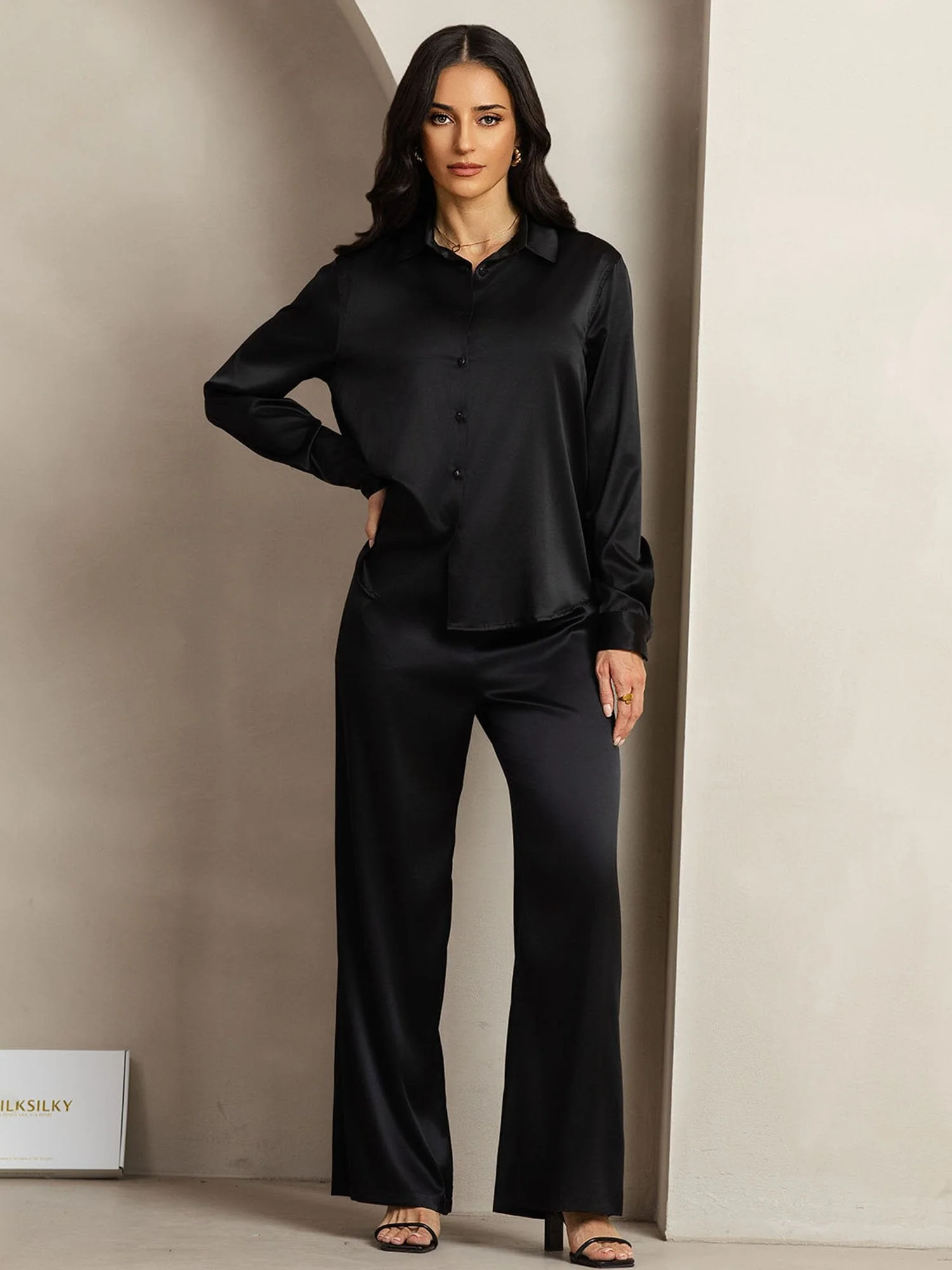 Conjunto Camisa De Seda 19Momme Con Botones & Pantalón De Pierna Ancha - Image 4