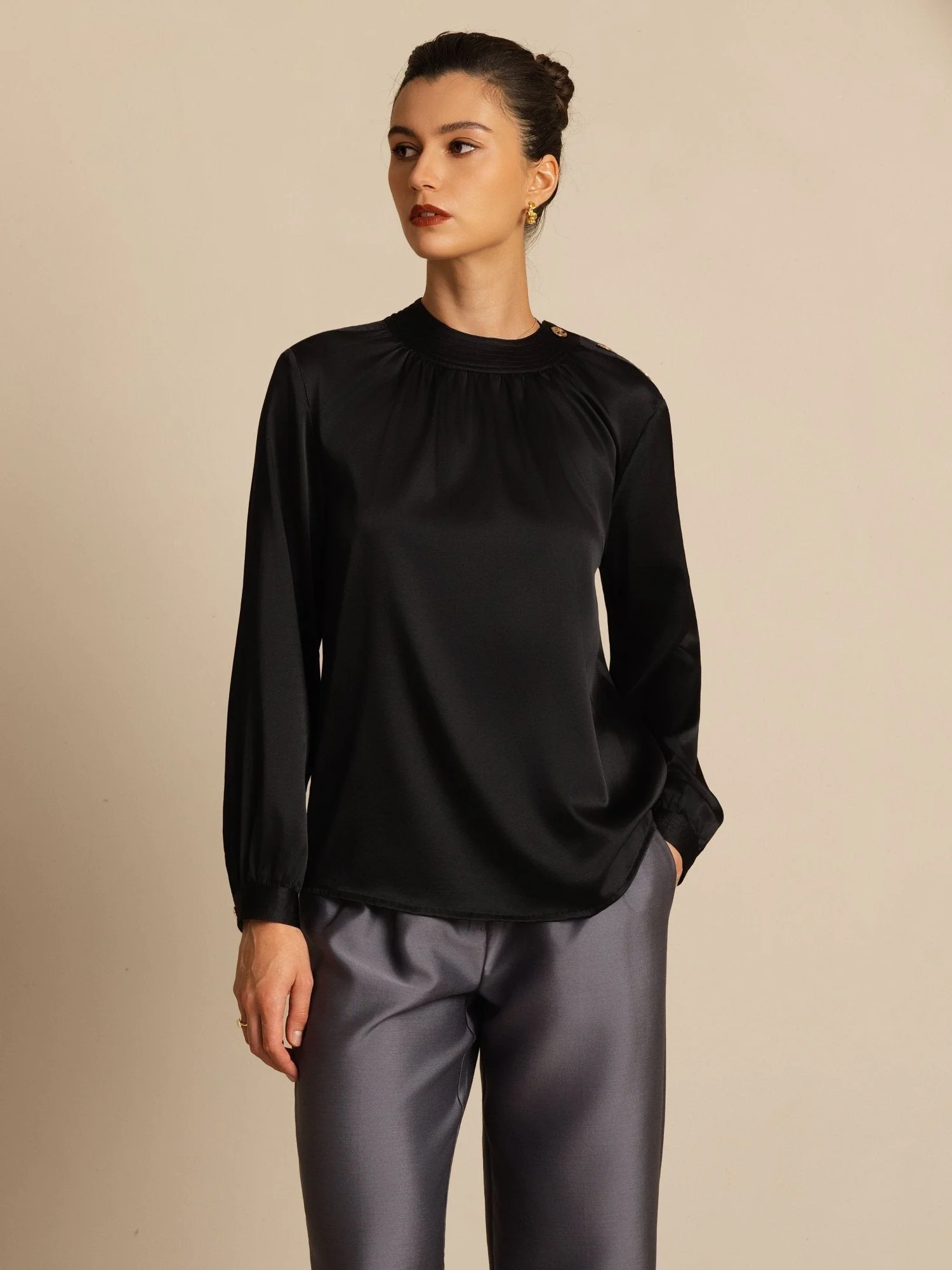 Blusa de Seda 19Momme para Mujer con Cuello Fruncido y Mangas Largas - Image 19