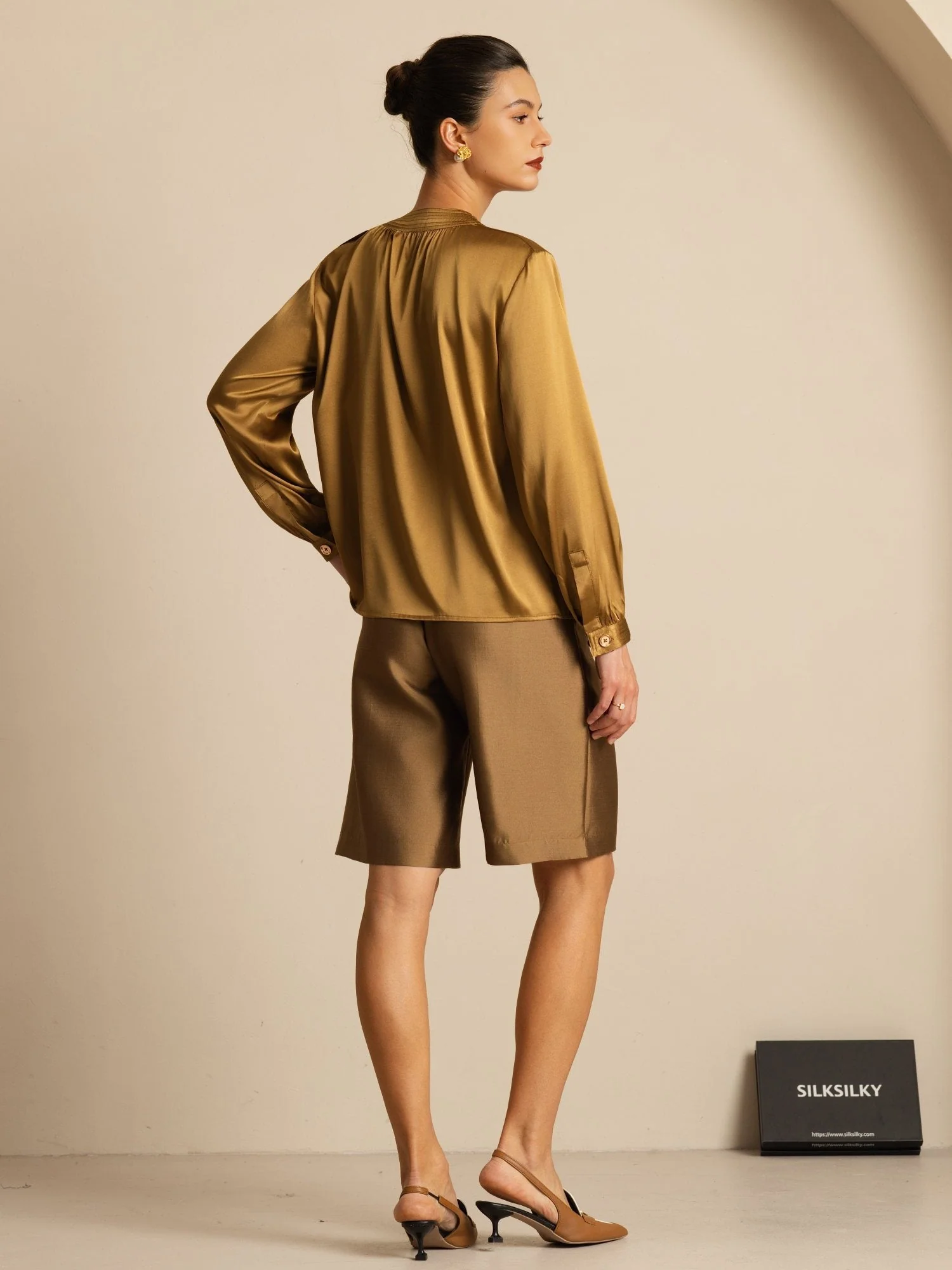 Blusa de Seda 19Momme para Mujer con Cuello Fruncido y Mangas Largas - Image 25