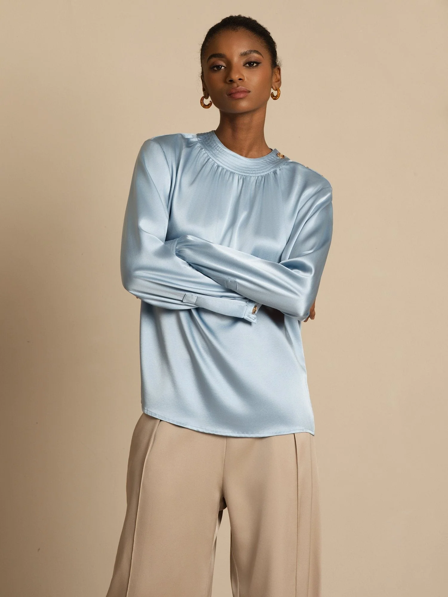 Blusa de Seda 19Momme para Mujer con Cuello Fruncido y Mangas Largas - Image 4