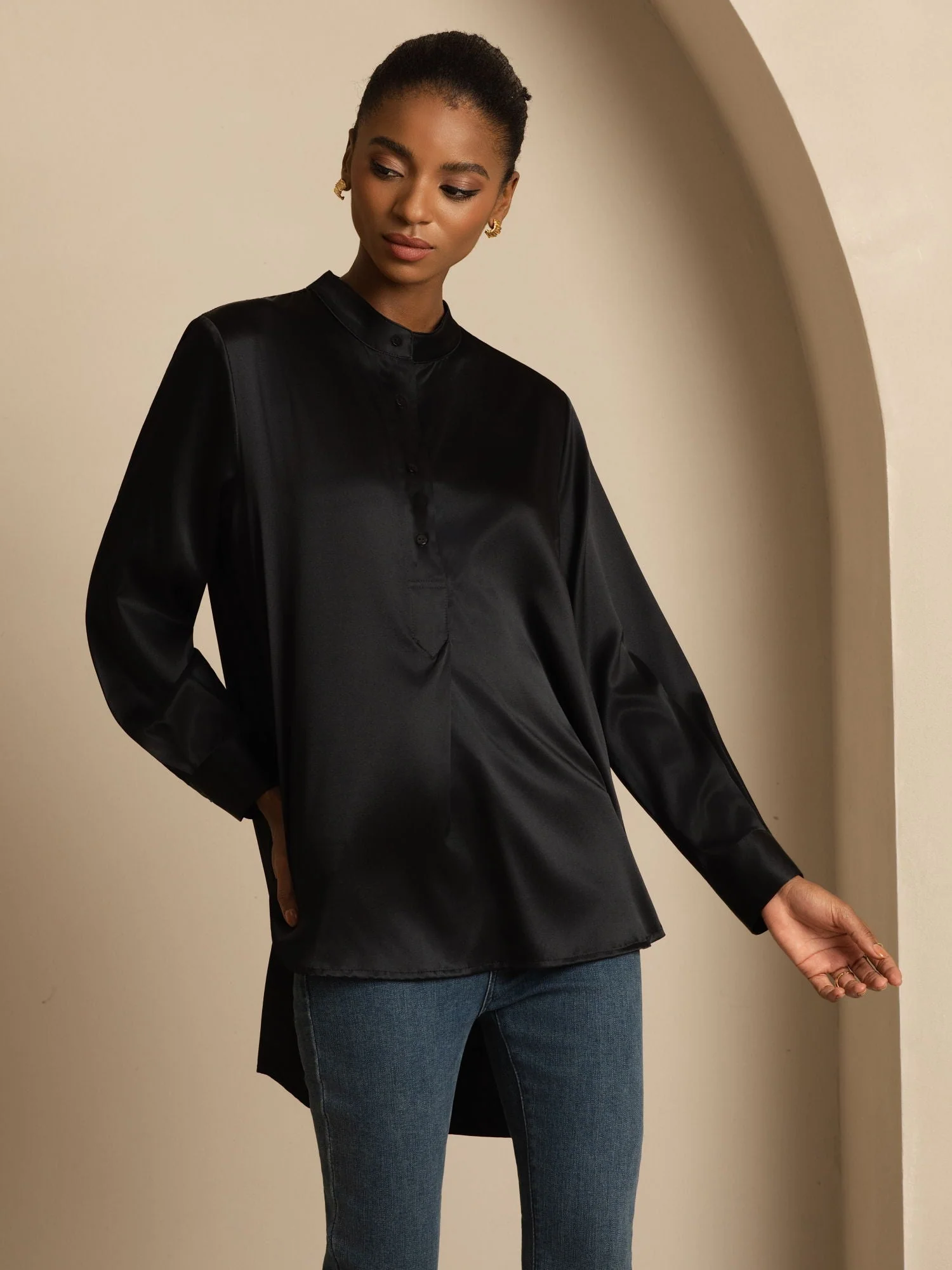 Blusa de mujer de seda 19Momme con Stand Collar High-Low y detalles de botones - Image 21