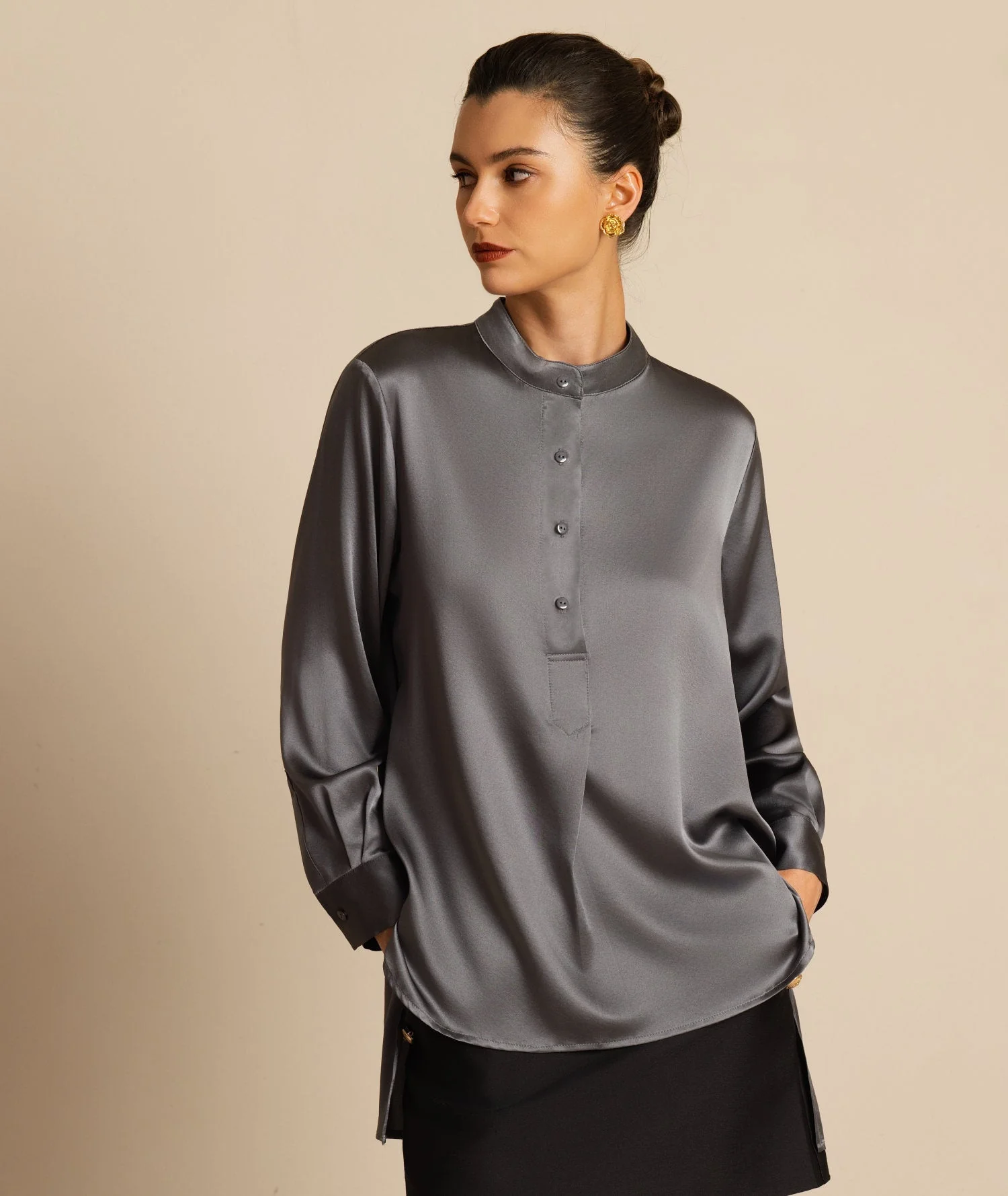 Blusa de mujer de seda 19Momme con Stand Collar High-Low y detalles de botones - Image 25