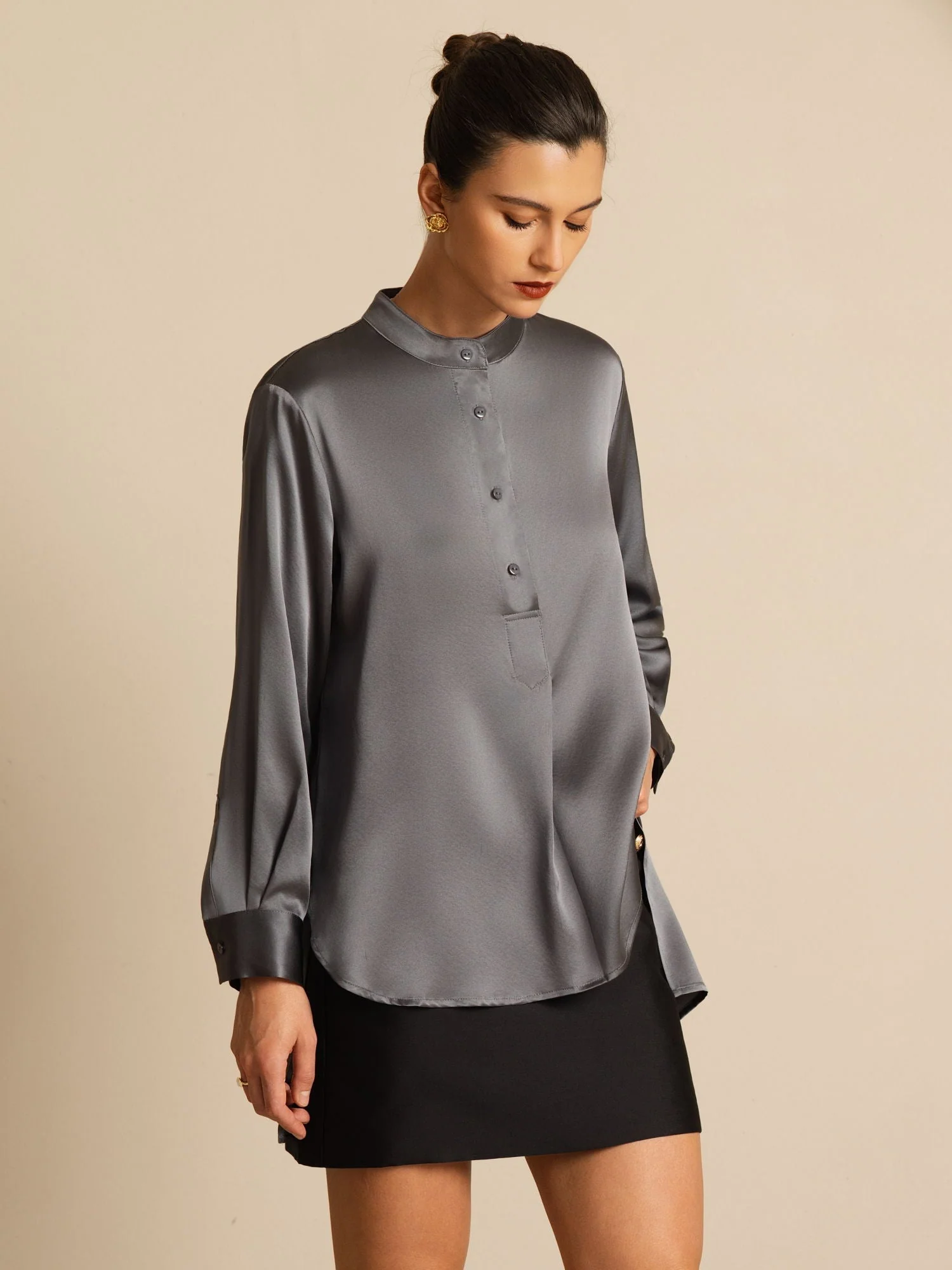 Blusa de mujer de seda 19Momme con Stand Collar High-Low y detalles de botones - Image 27