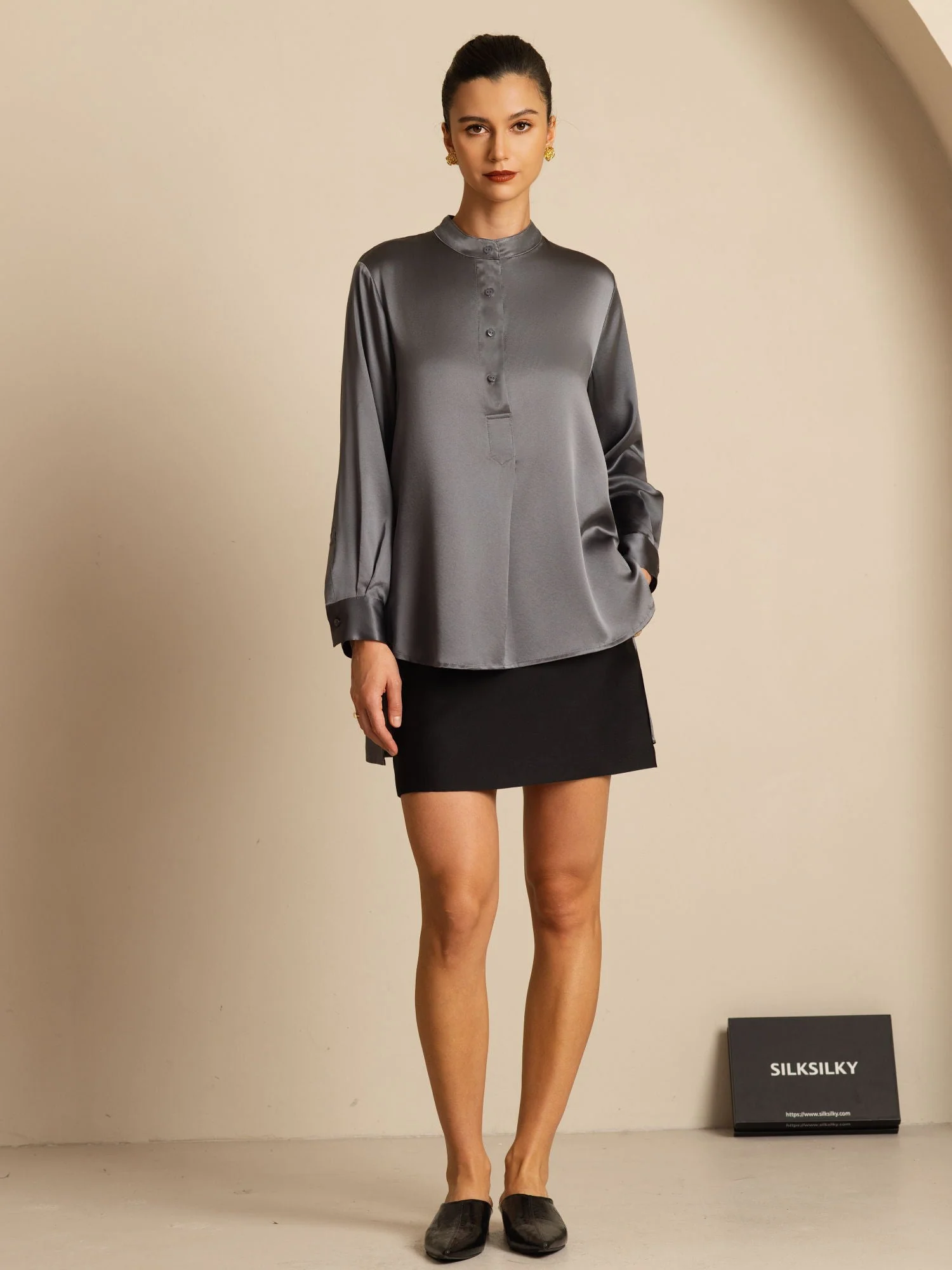 Blusa de mujer de seda 19Momme con Stand Collar High-Low y detalles de botones - Image 31