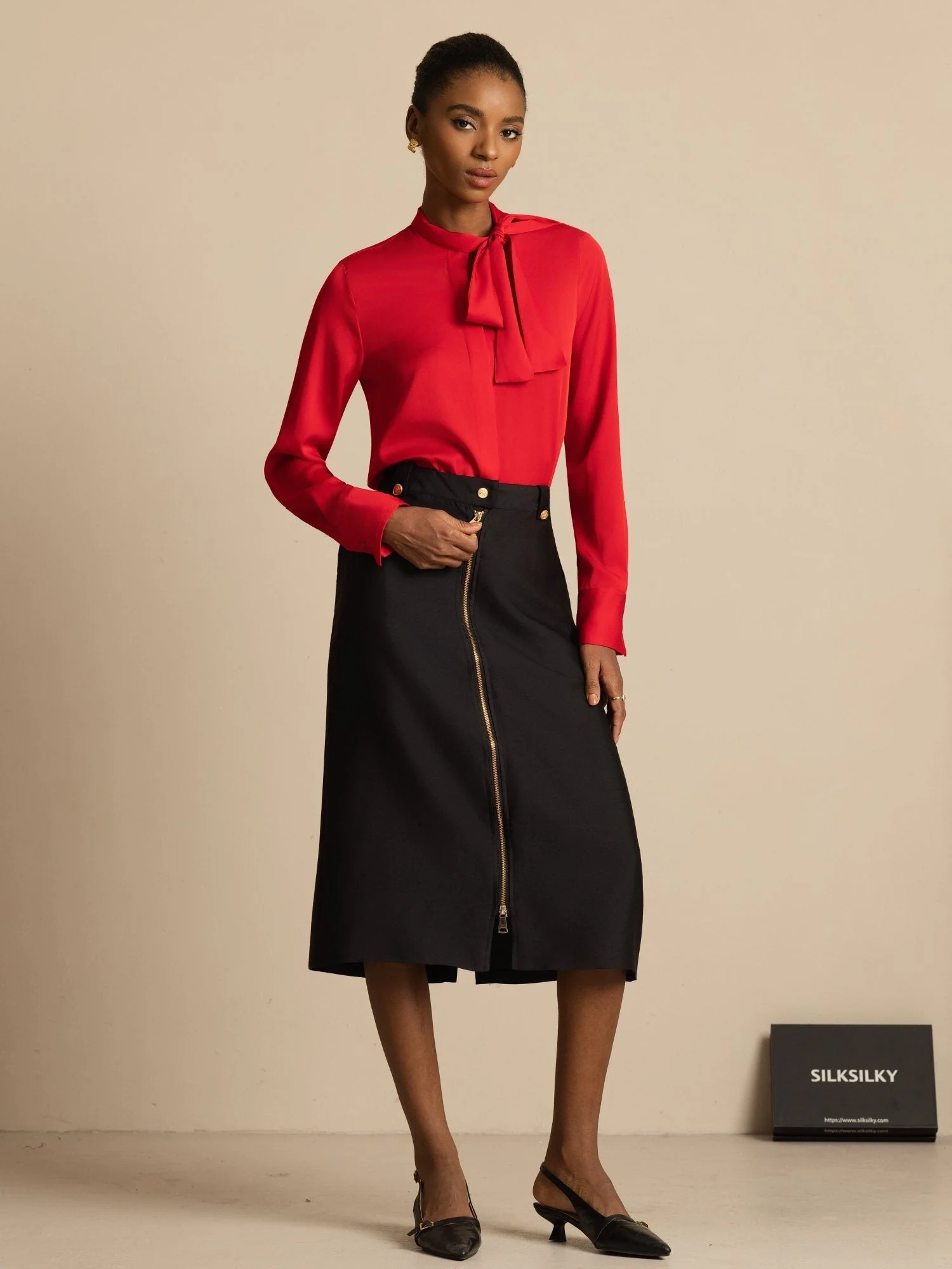 Blusa de Mujer en Seda 19Momme con Tie Neck Manga Larga - Image 17