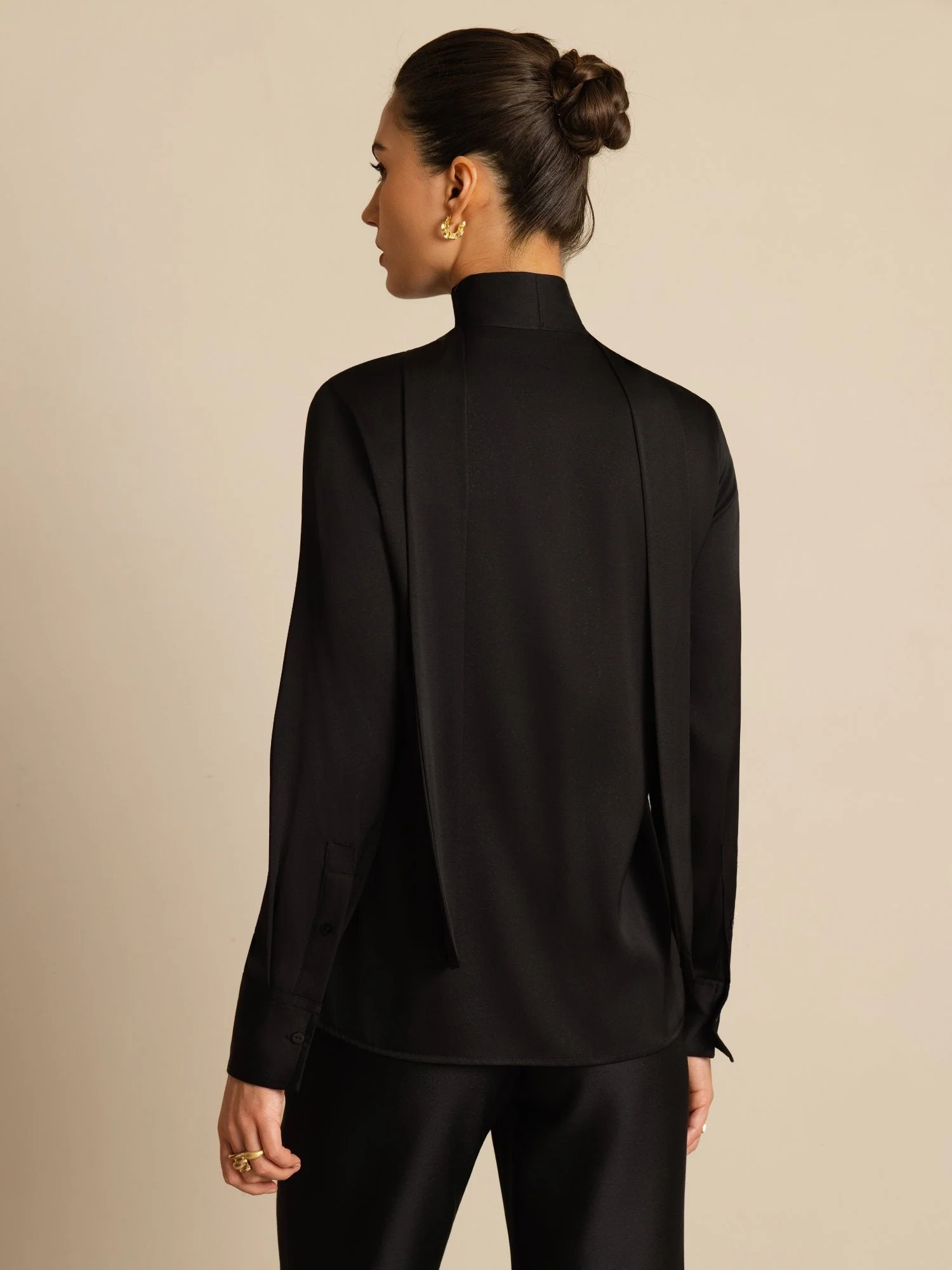 Blusa de Mujer en Seda 19Momme con Tie Neck Manga Larga - Image 8