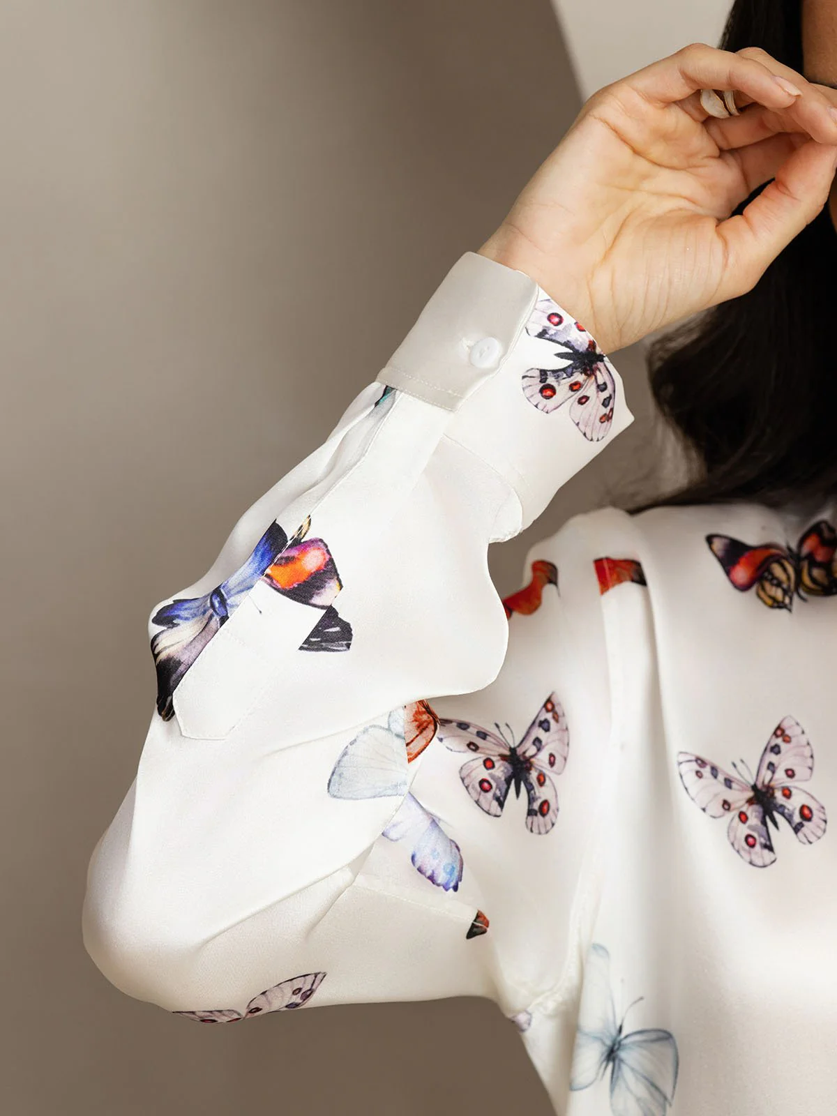 Conjunto Camisa Abotonada Y Pantalón De Pierna Ancha De Seda Para Mujeres 19Momme Estampado Mariposa Blanco - Image 6