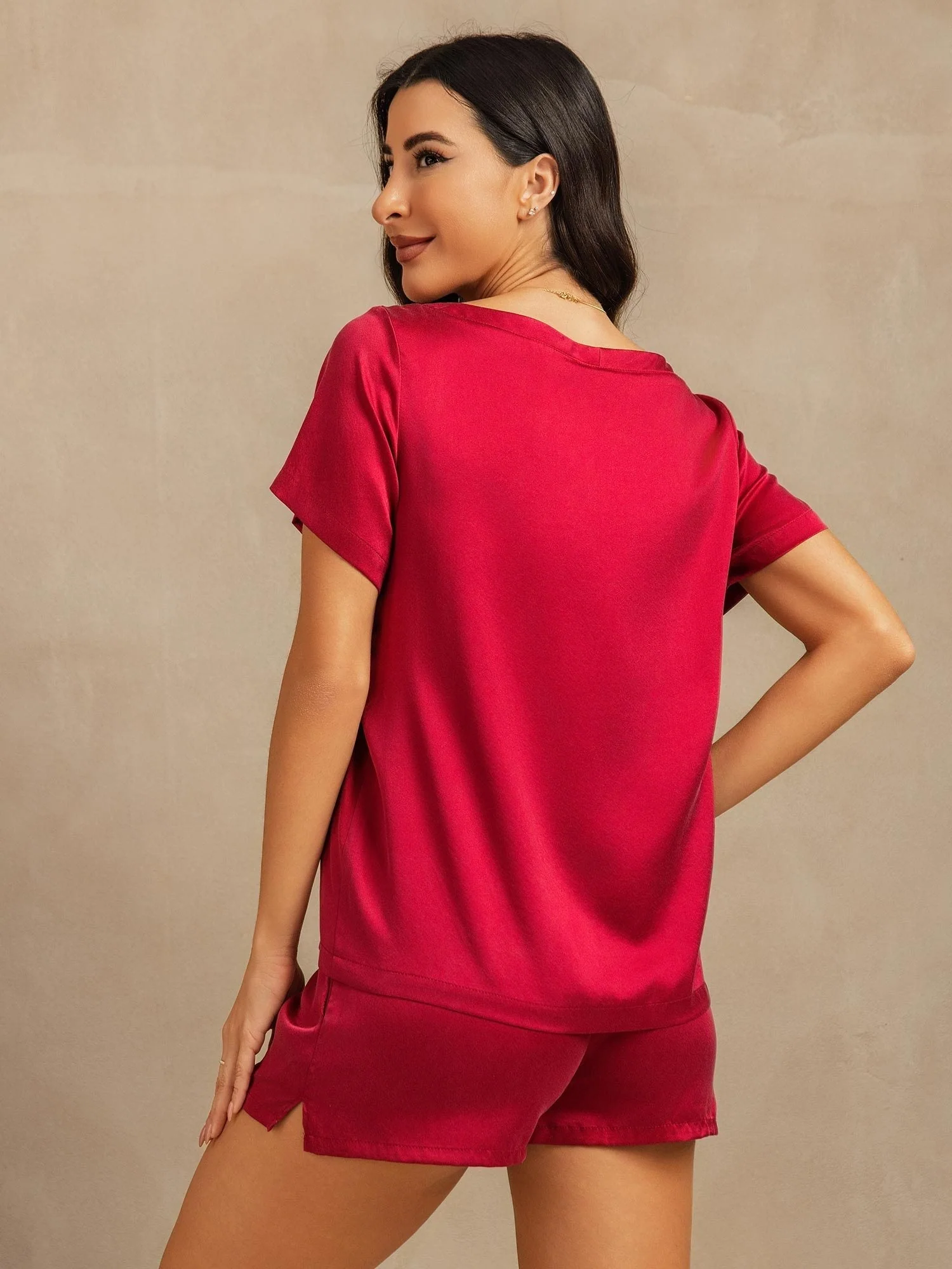 Conjunto de Pijama para Mujer de Seda 19Momme con Manga Corta y Cuello Redondo con Diseño de Bolsillo Lateral - Image 9