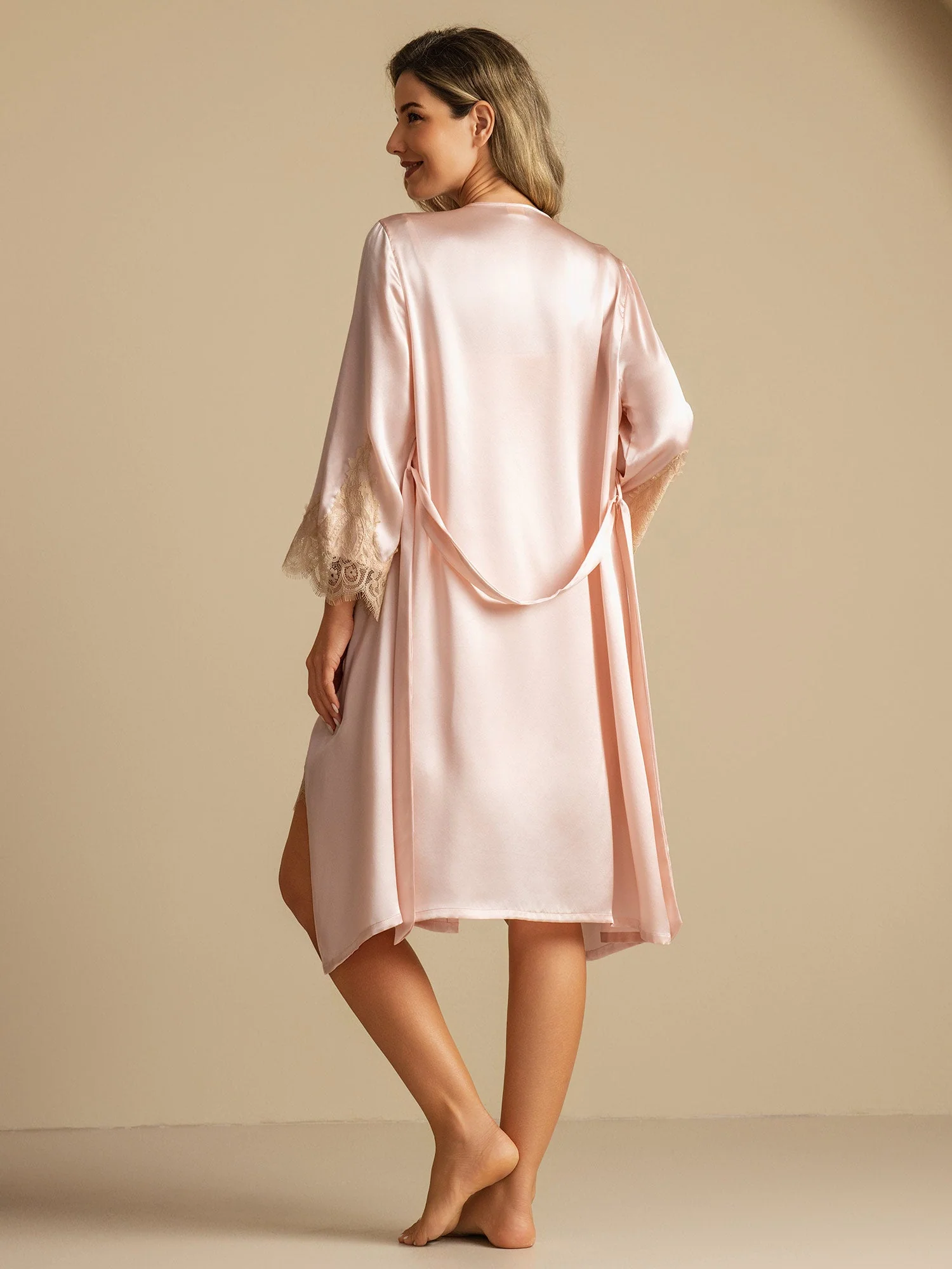 Conjunto De Seda Pura Con Camisón Corto De Cuello En V Y Bata Con Encaje - Image 30