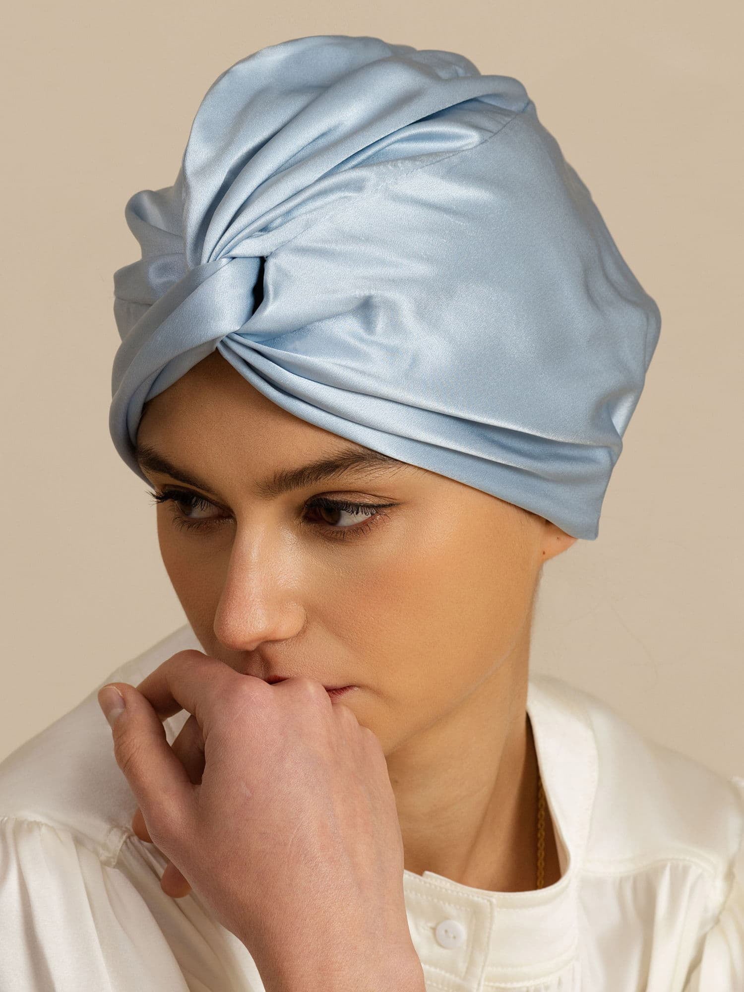 Gorro para el cabello de seda pura de 22Momme con nudo frontal y botón ajustable - Image 16
