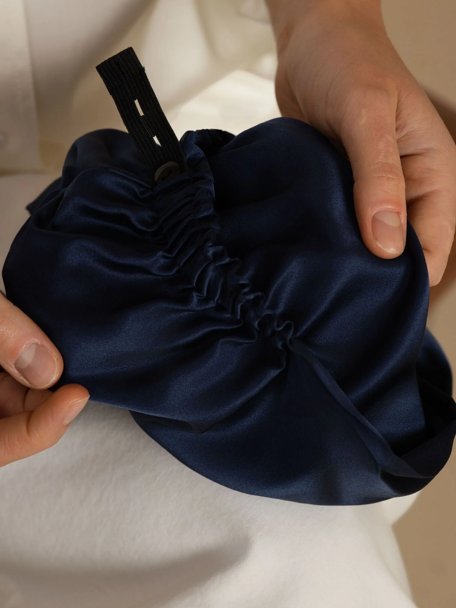 Gorro para el cabello de seda pura de 22Momme con nudo frontal y botón ajustable - Image 20