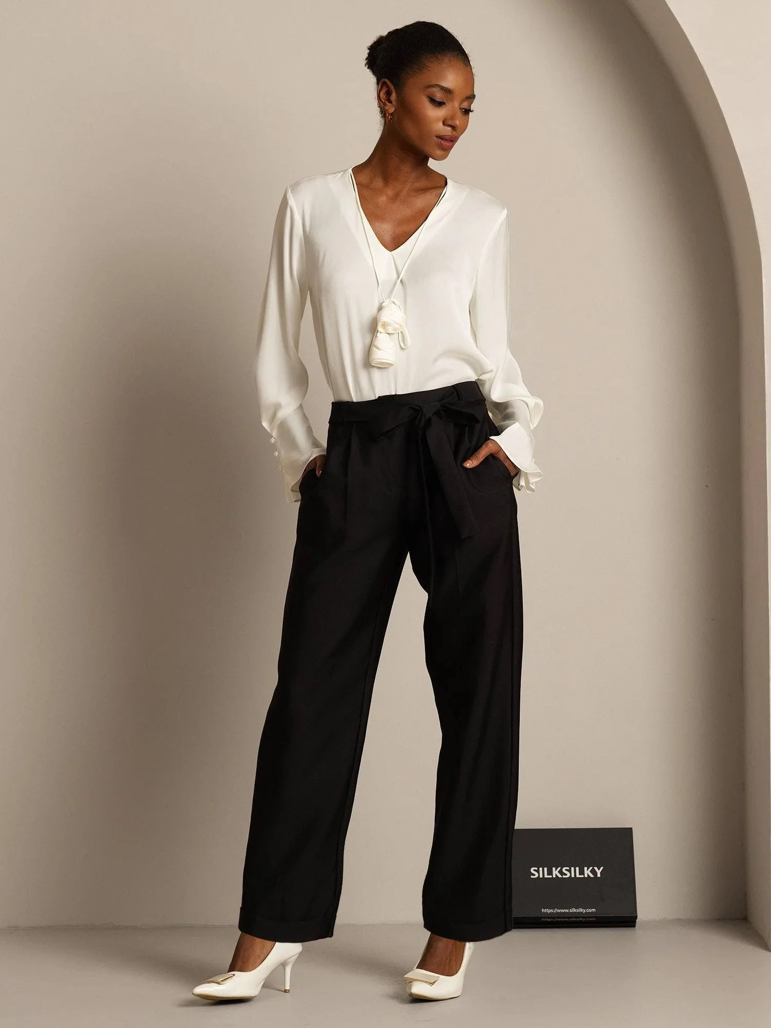 Pantalones de Mujer Cropped Tapered de Cintura Alta en Mezcla de Seda-Lana 32Momme con Diseño de Cintura Atada - Image 15