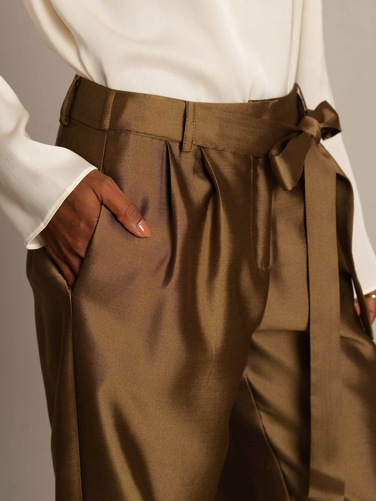 Pantalones de Mujer Cropped Tapered de Cintura Alta en Mezcla de Seda-Lana 32Momme con Diseño de Cintura Atada - Image 19