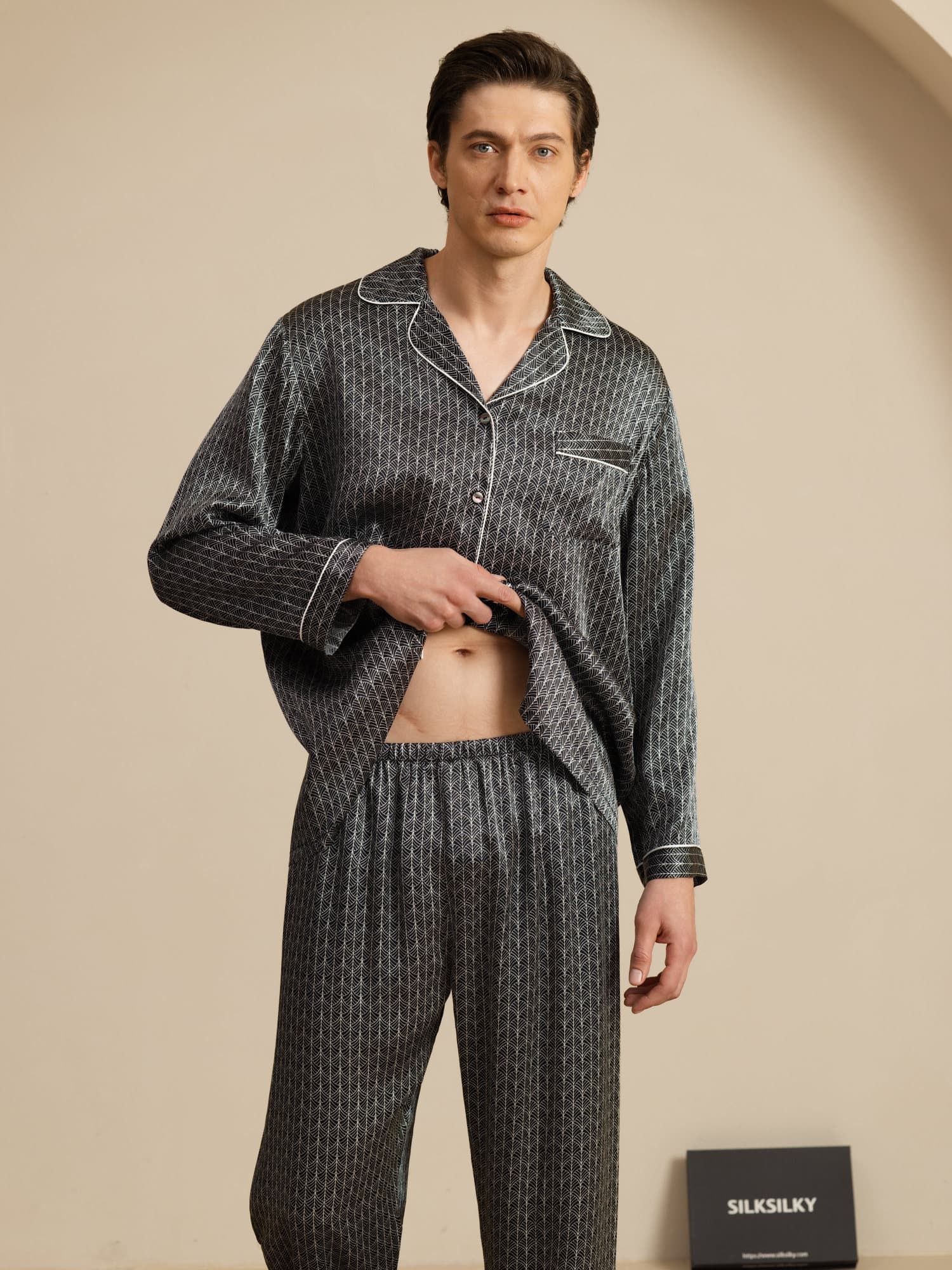Conjunto De Pijama Para Hombre De Seda Pura Con Estampado De Ginkgo Azul Marino Manga Larga Y Pantalones - Image 21