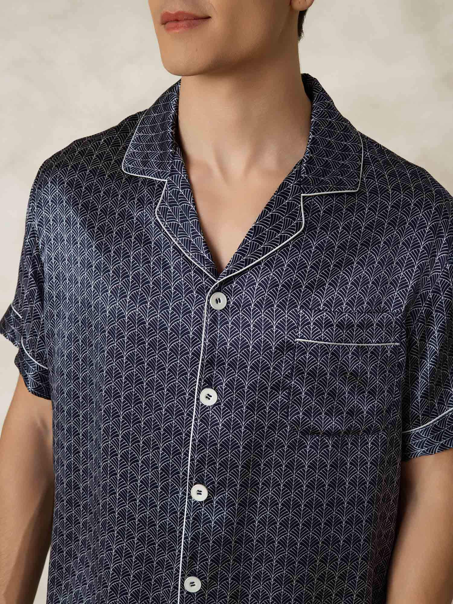 Pijama De Hombre De Pura Seda Con Mangas Cortas Estampado Ginkgo Azul Marino Y Pantalón - Image 7