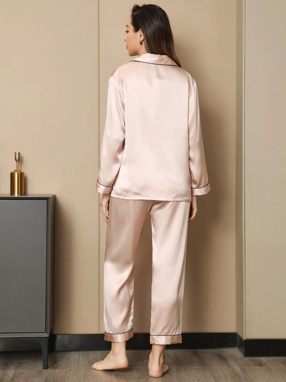 Pijama de Mujer de Seda Pura con Manga Larga y Cuello de Solapas - Image 33