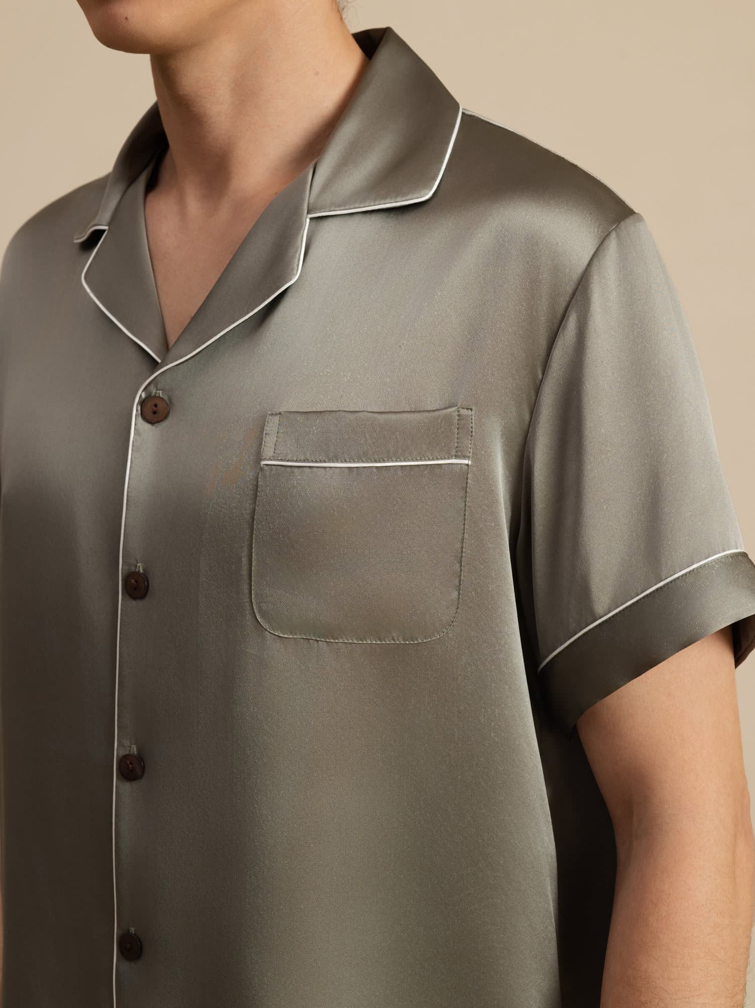 Pijama De Hombre De Pura Seda Con Mangas Cortas Cuello Solapa Y Shorts - Image 16