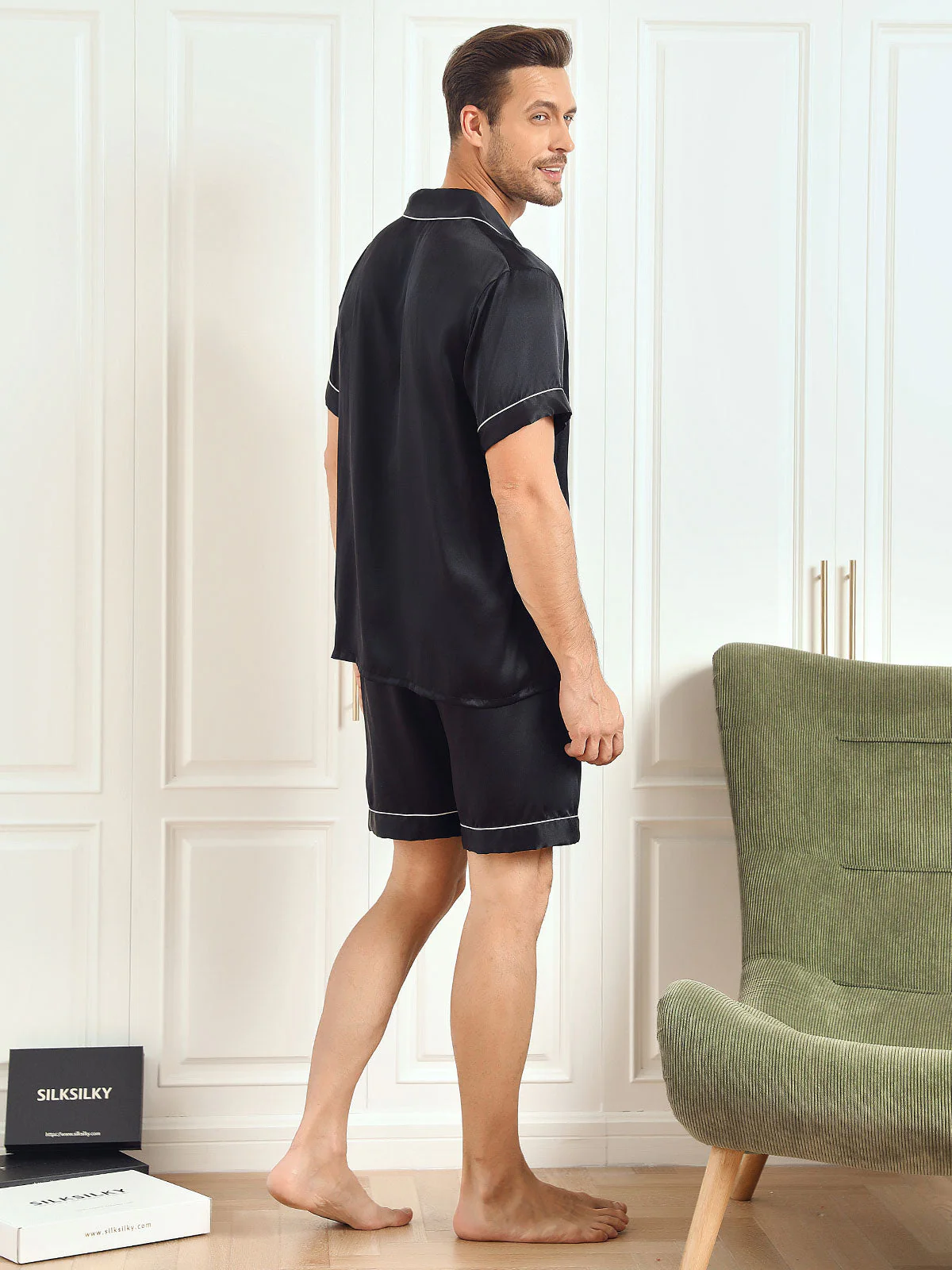 Pijama De Hombre De Pura Seda Con Mangas Cortas Cuello Solapa Y Shorts - Image 7