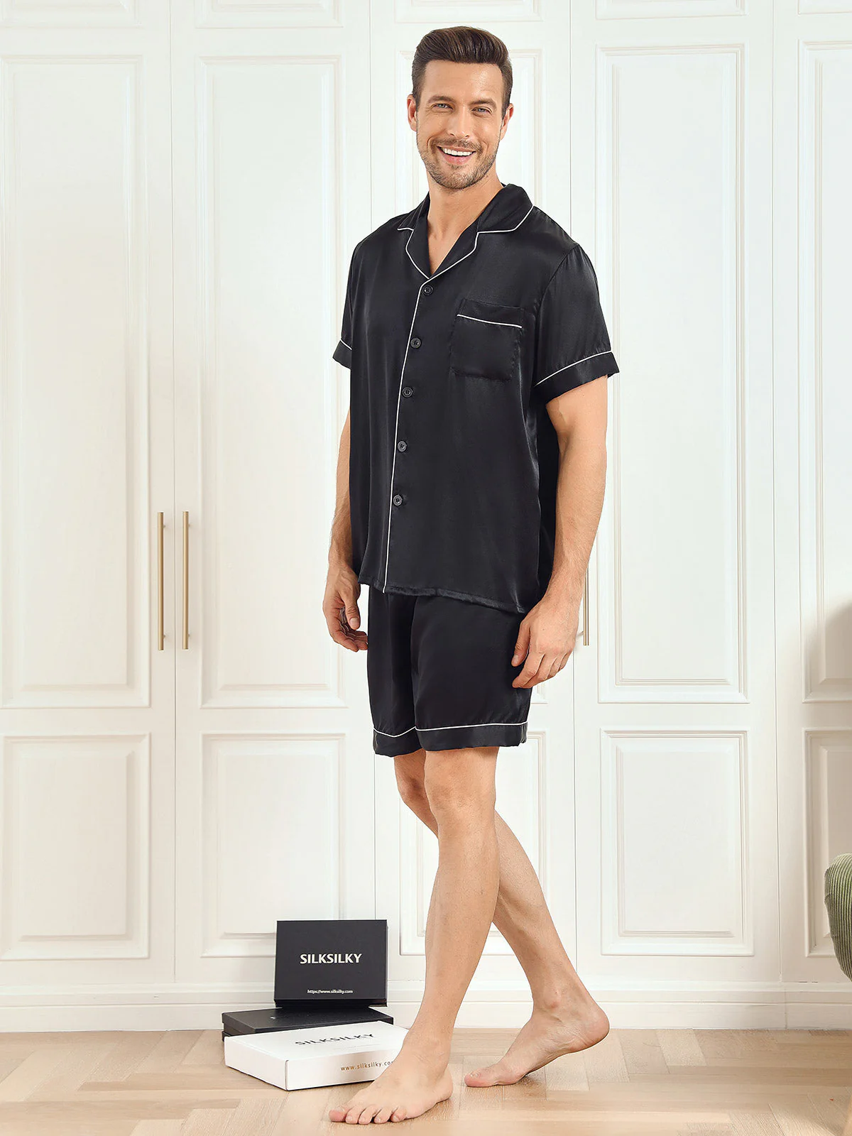 Pijama De Hombre De Pura Seda Con Mangas Cortas Cuello Solapa Y Shorts - Image 9