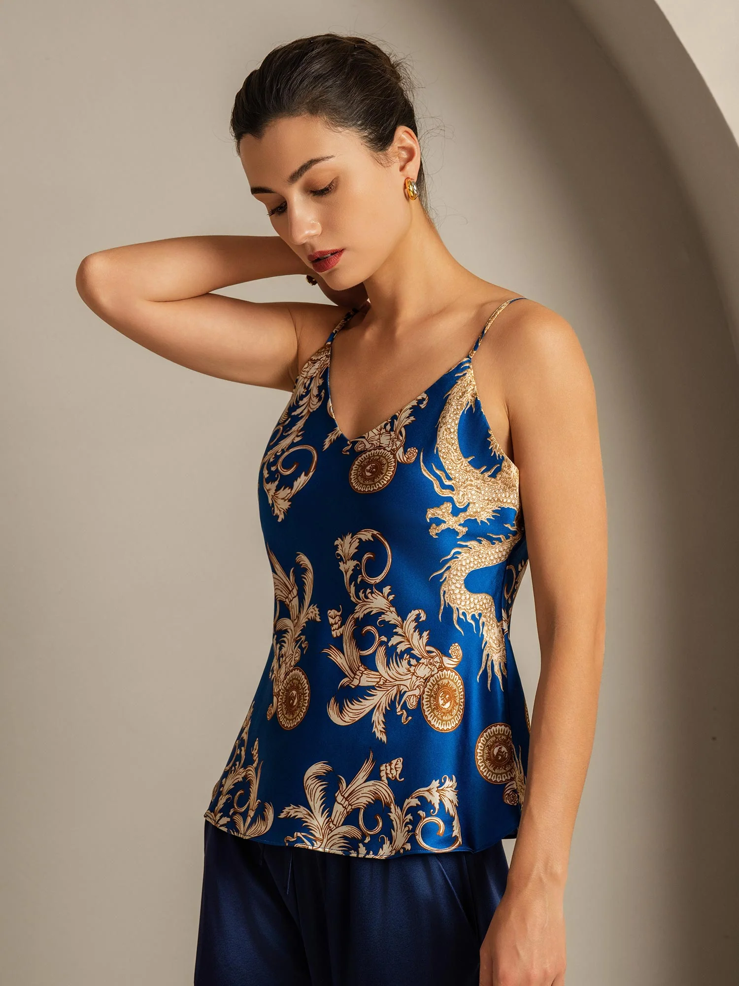 Camisola De Seda Pura Estampado Dragón Con Tirantes Finos Escote En V - Image 6