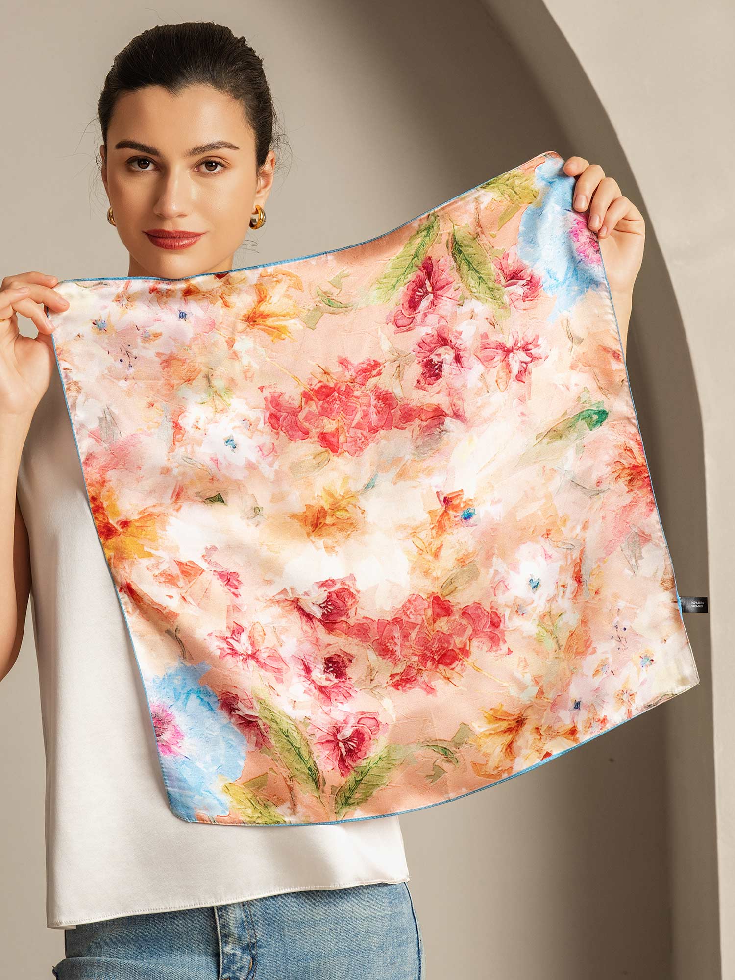 Pure Silk Floral Bliss Square Scarf - Tamaño 53x53cm - Image 4