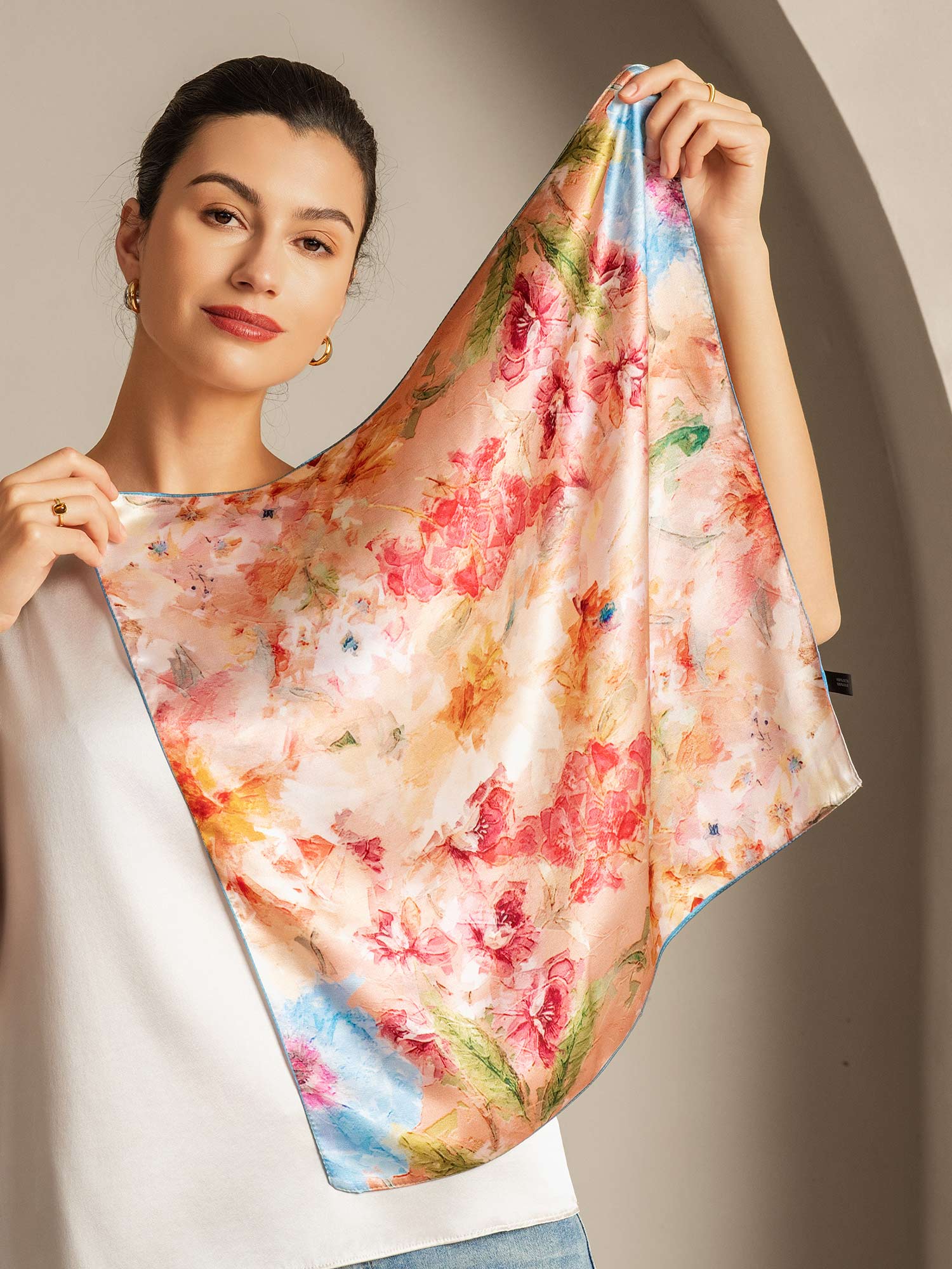 Pure Silk Floral Bliss Square Scarf - Tamaño 53x53cm - Image 5