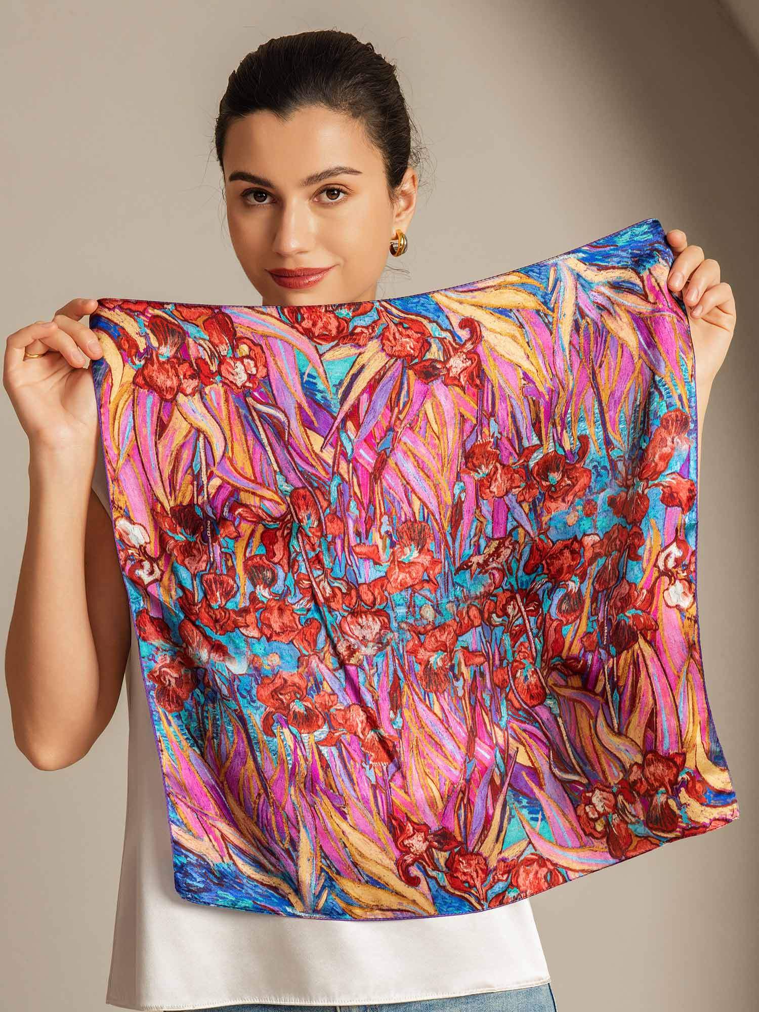Pañuelo Cuadrado de Seda Pura con Estampado Floral - Tamaño 53x53cm - Image 2