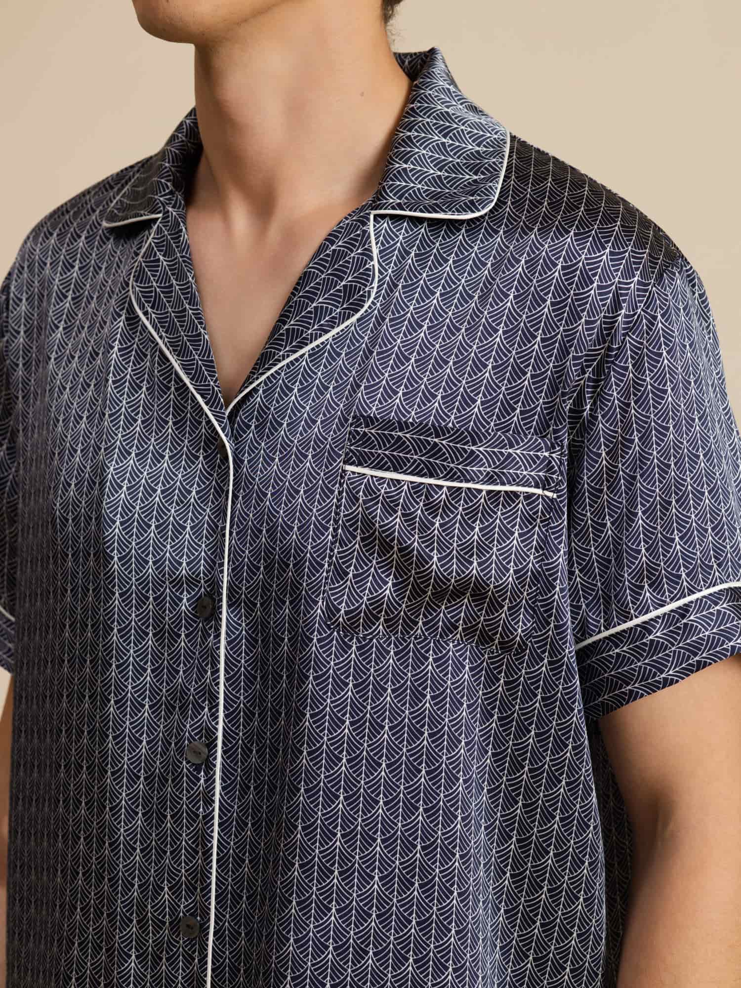 Pijama De Hombre De Seda Pura Azul Marino Con Estampado De Ginkgo De Manga Corta Y Cuello Con Solapa - Image 9