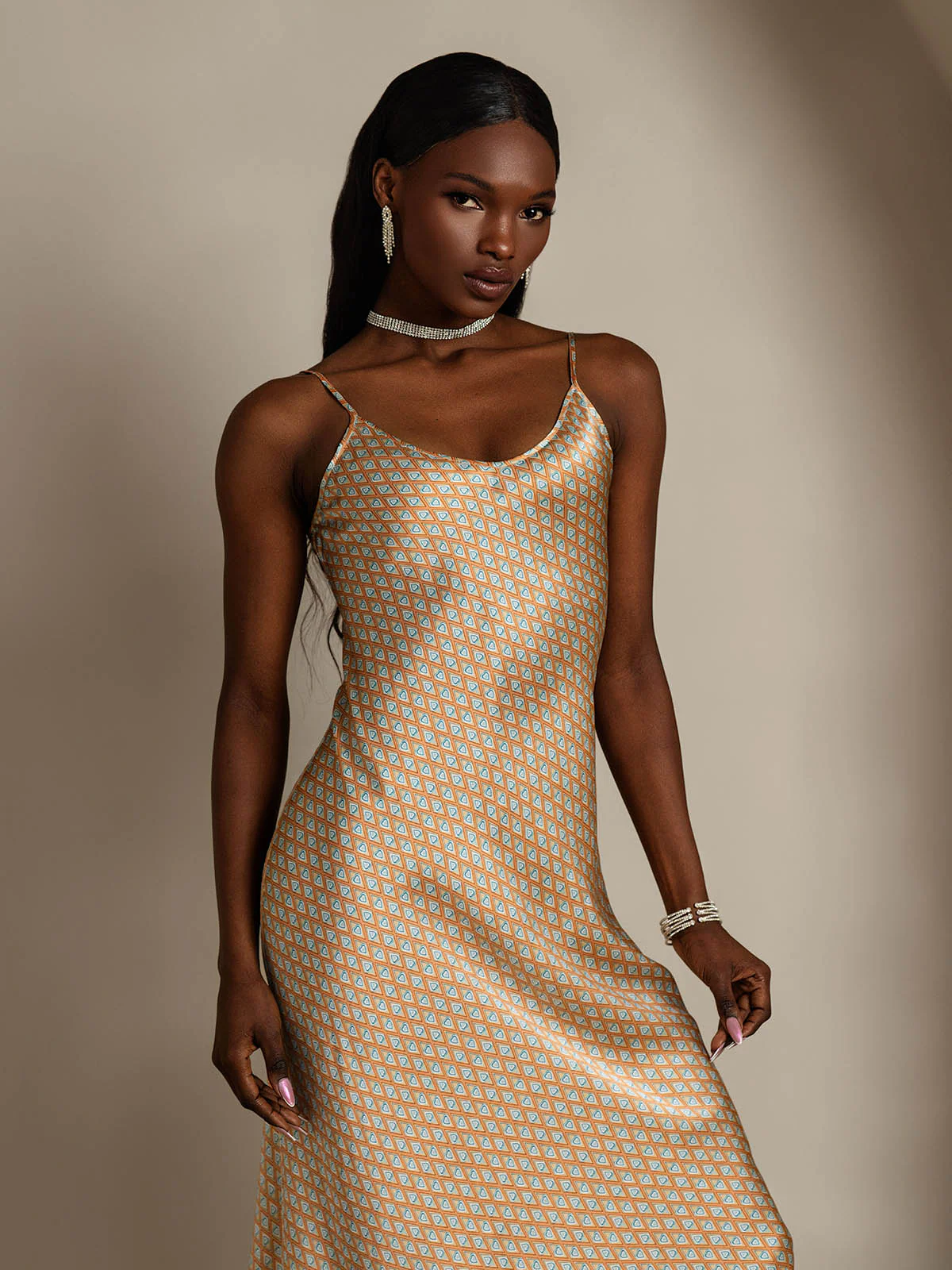 Vestido Midi De Seda Pura Con Estampado Geométrico Tirantes Finos Escote En V - Image 10