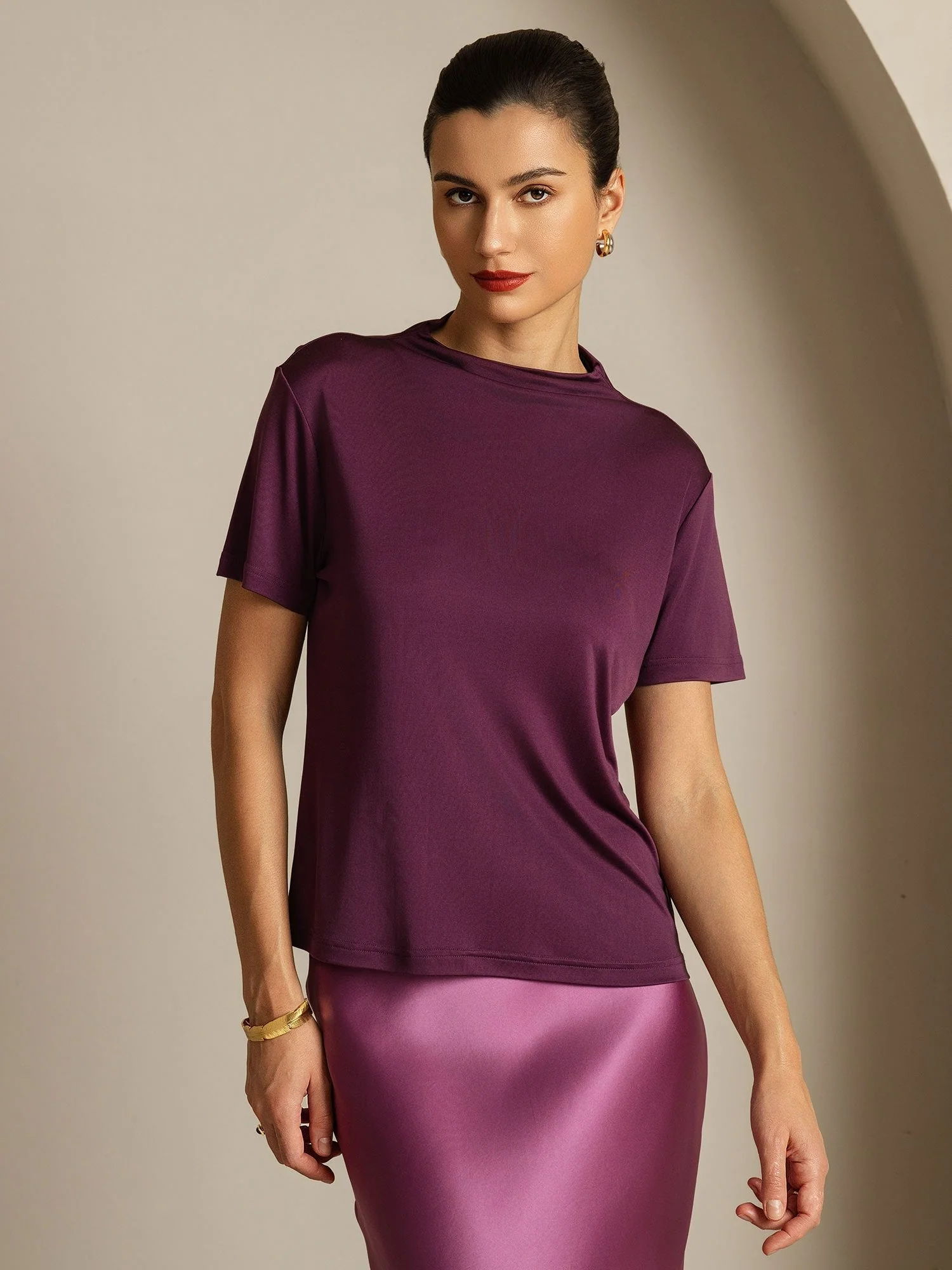 Camiseta De Mujer De Seda Pura Con Manga Corta Y Cuello Mock - Image 14