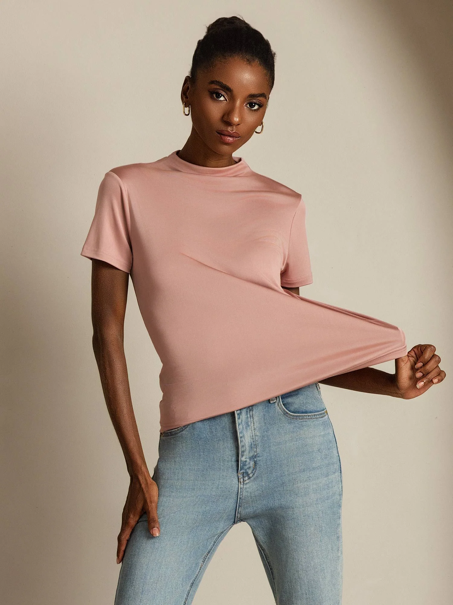 Camiseta De Mujer De Seda Pura Con Manga Corta Y Cuello Mock - Image 33