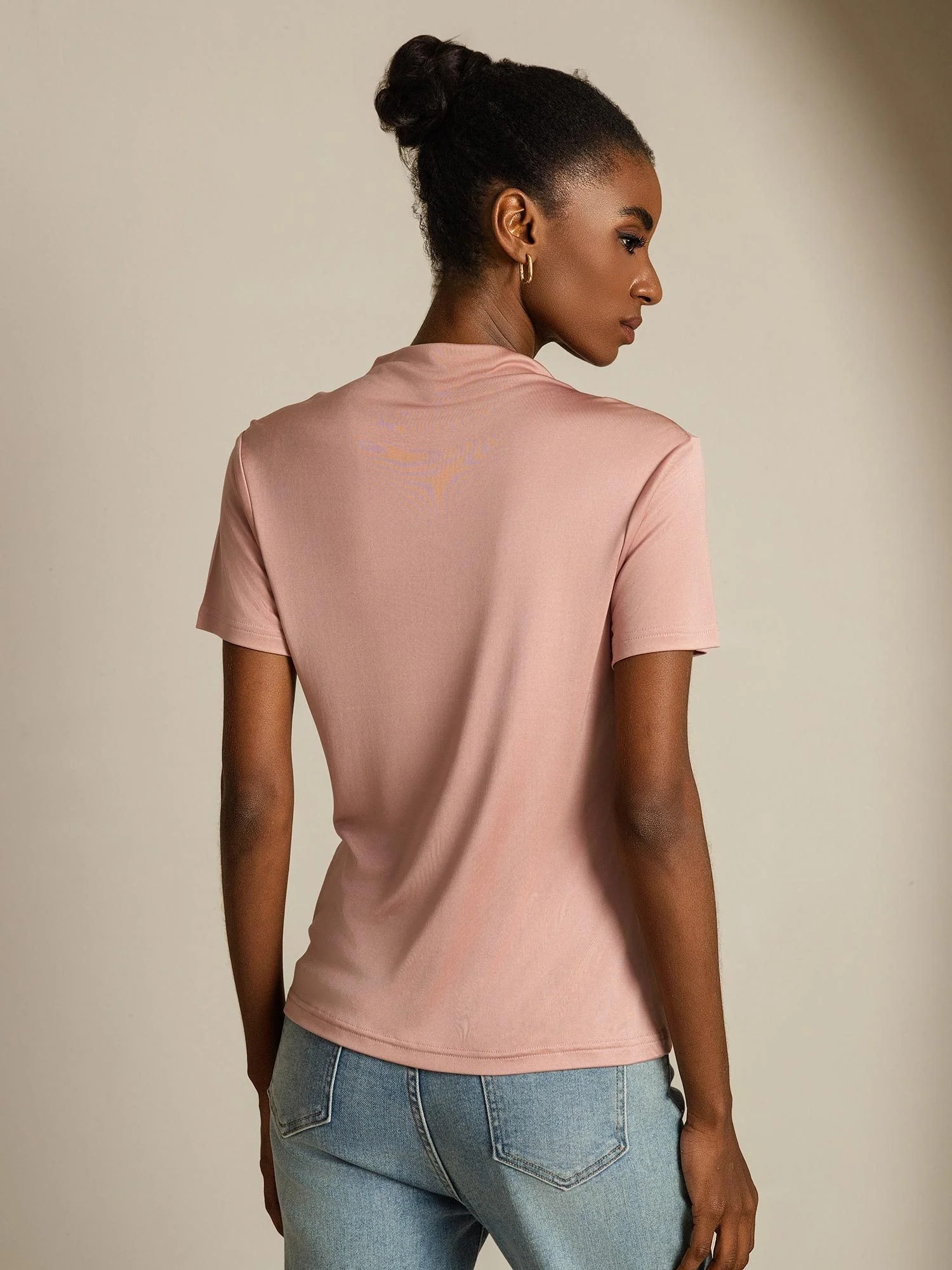 Camiseta De Mujer De Seda Pura Con Manga Corta Y Cuello Mock - Image 34