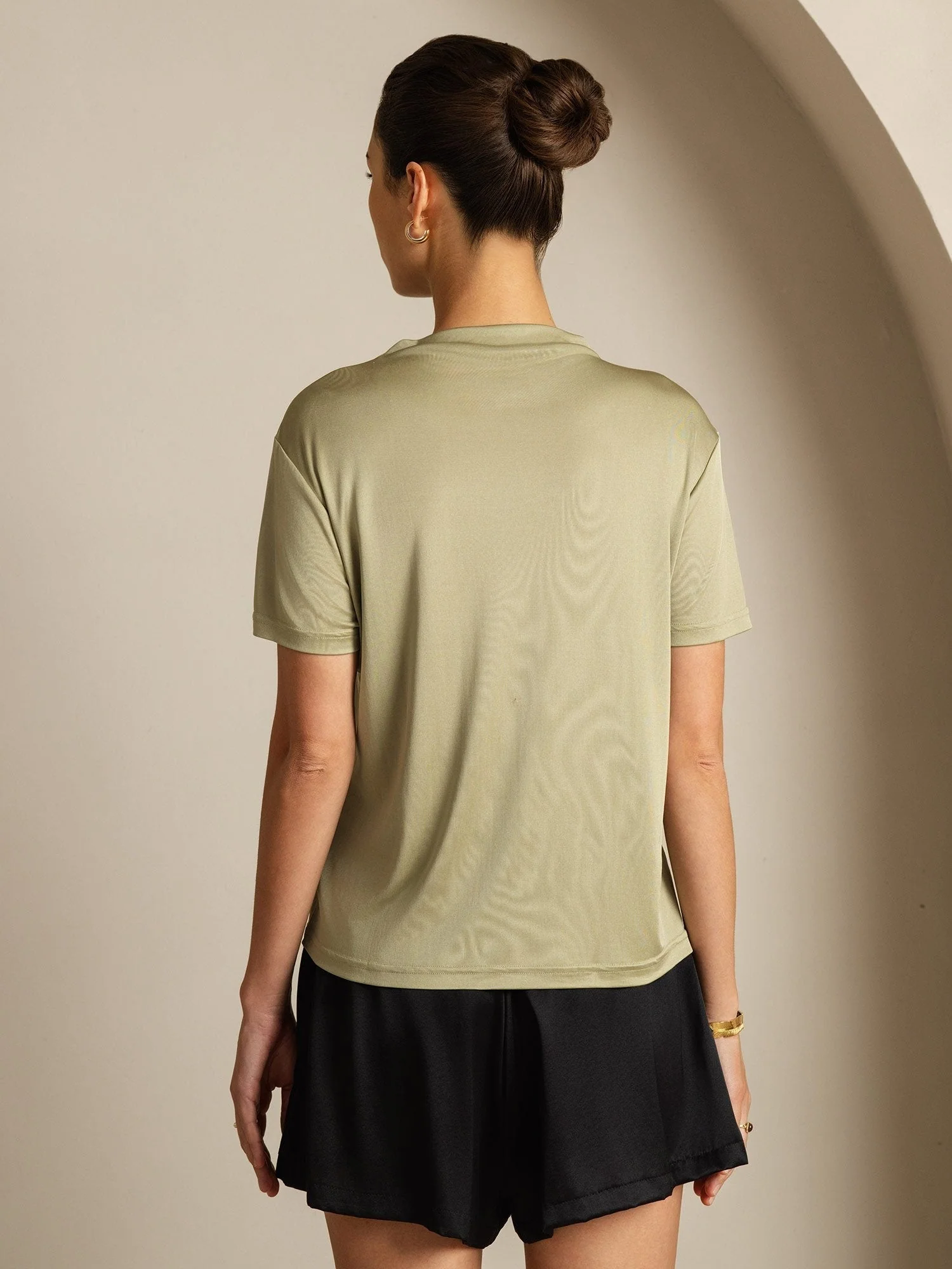 Camiseta De Mujer De Seda Pura Con Manga Corta Y Cuello Mock - Image 51
