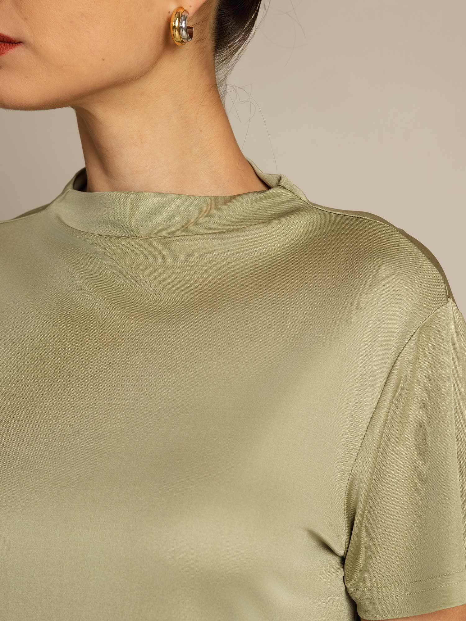 Camiseta De Mujer De Seda Pura Con Manga Corta Y Cuello Mock - Image 53