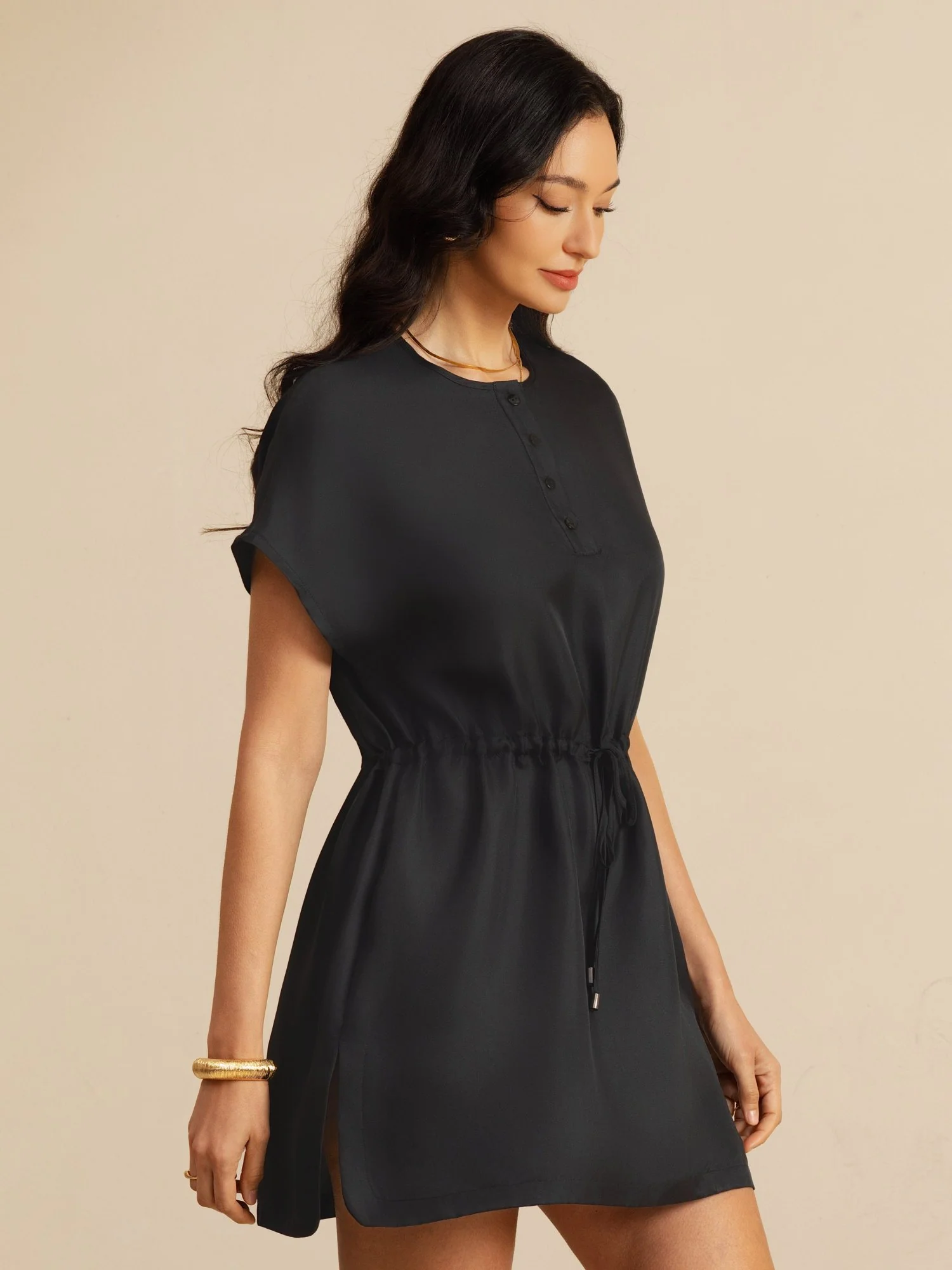 Seda Pura Cuello Henley Manga Corta Vestido Corto Con Cordón - Image 11