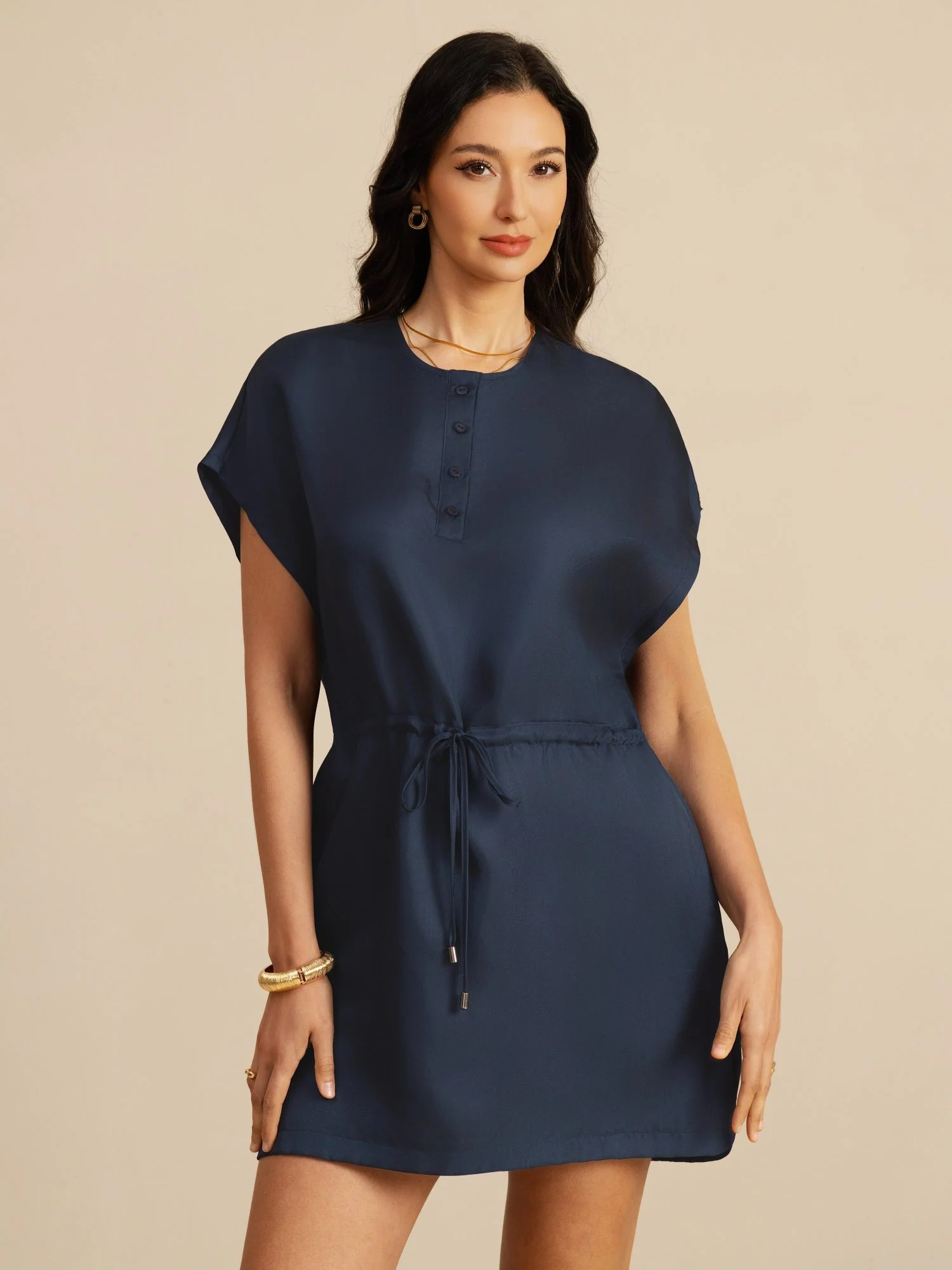 Seda Pura Cuello Henley Manga Corta Vestido Corto Con Cordón - Image 15
