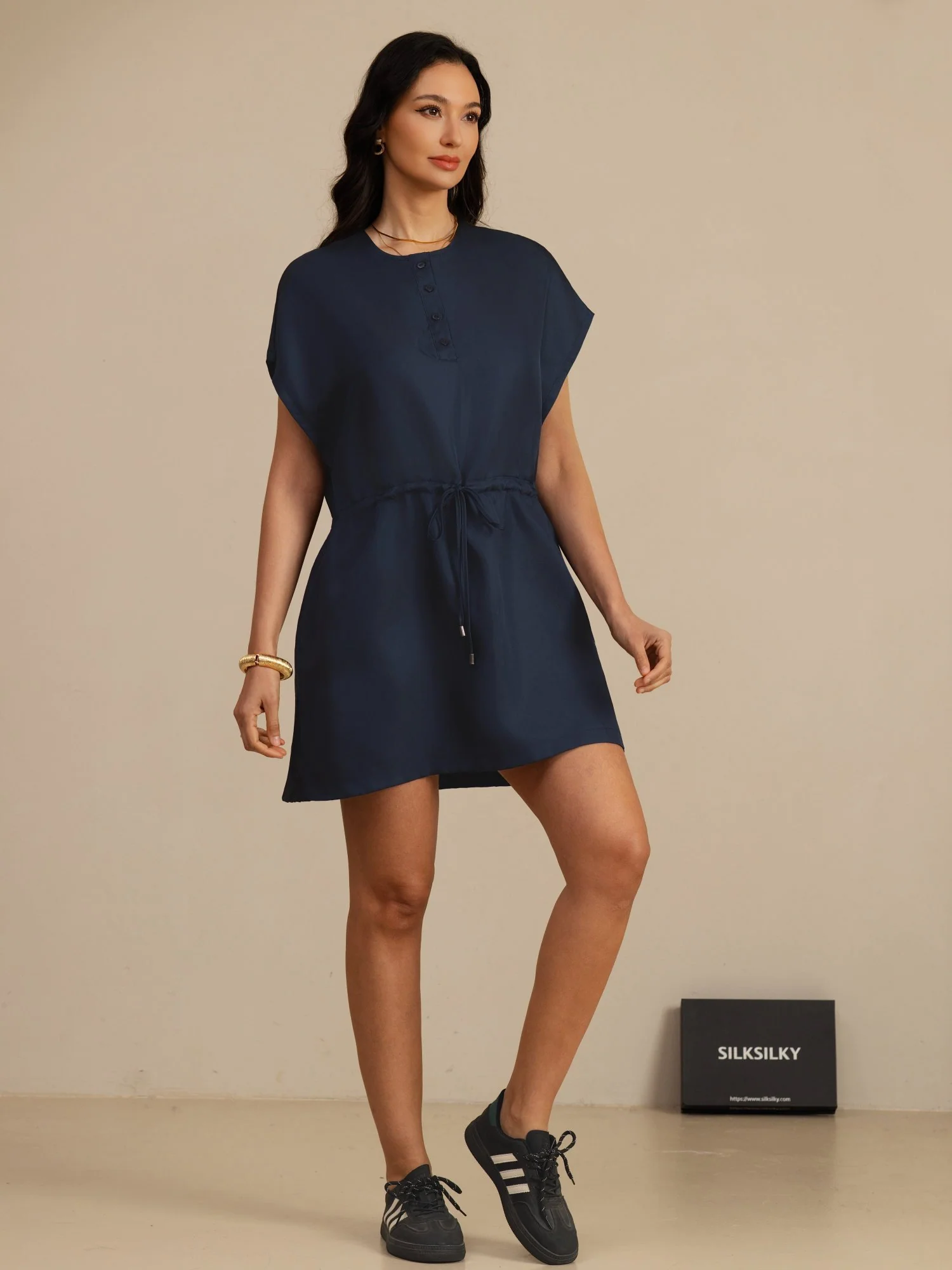 Seda Pura Cuello Henley Manga Corta Vestido Corto Con Cordón - Image 21